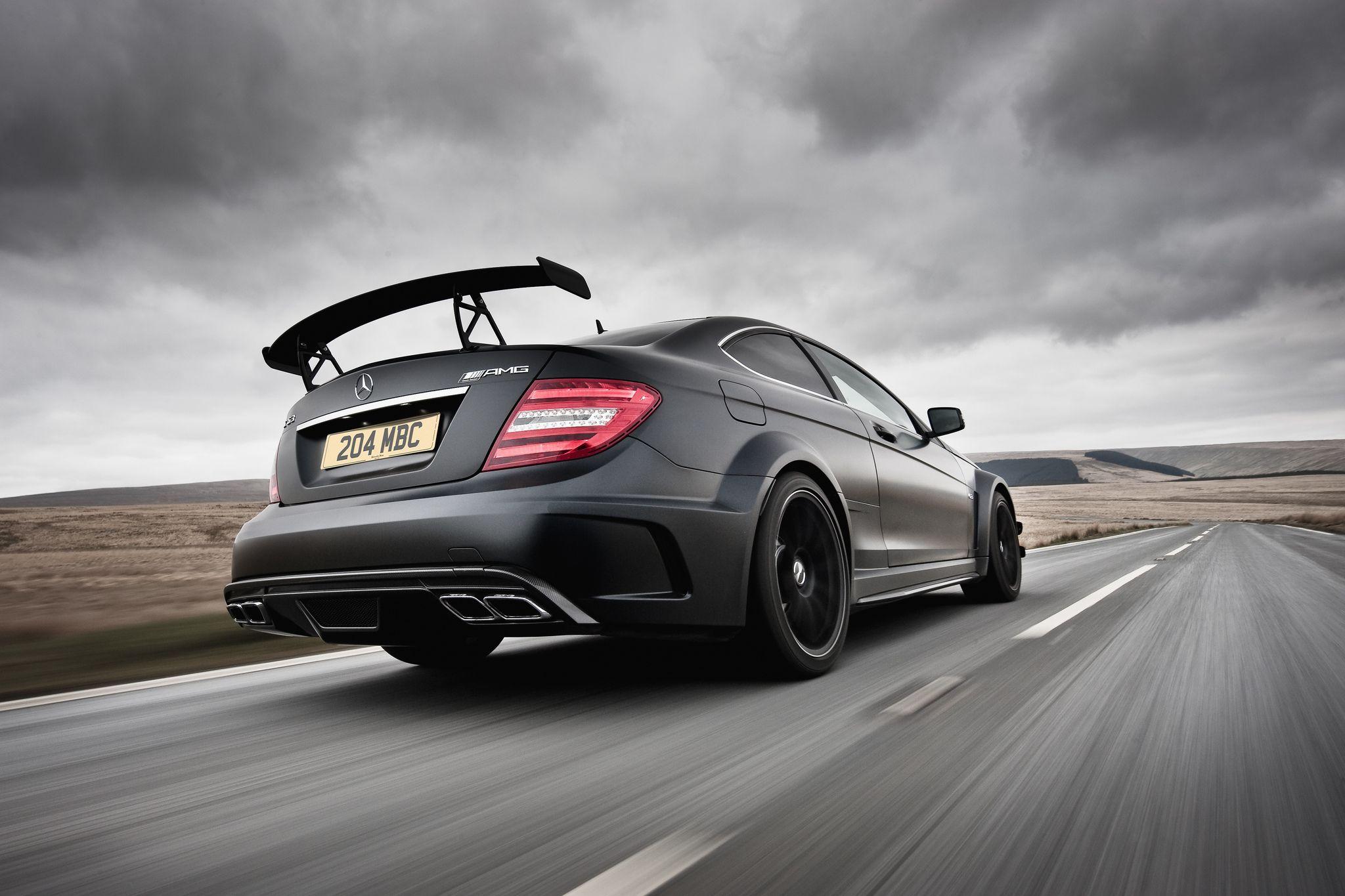 2048x1365 AMG C63 Wallpaper
