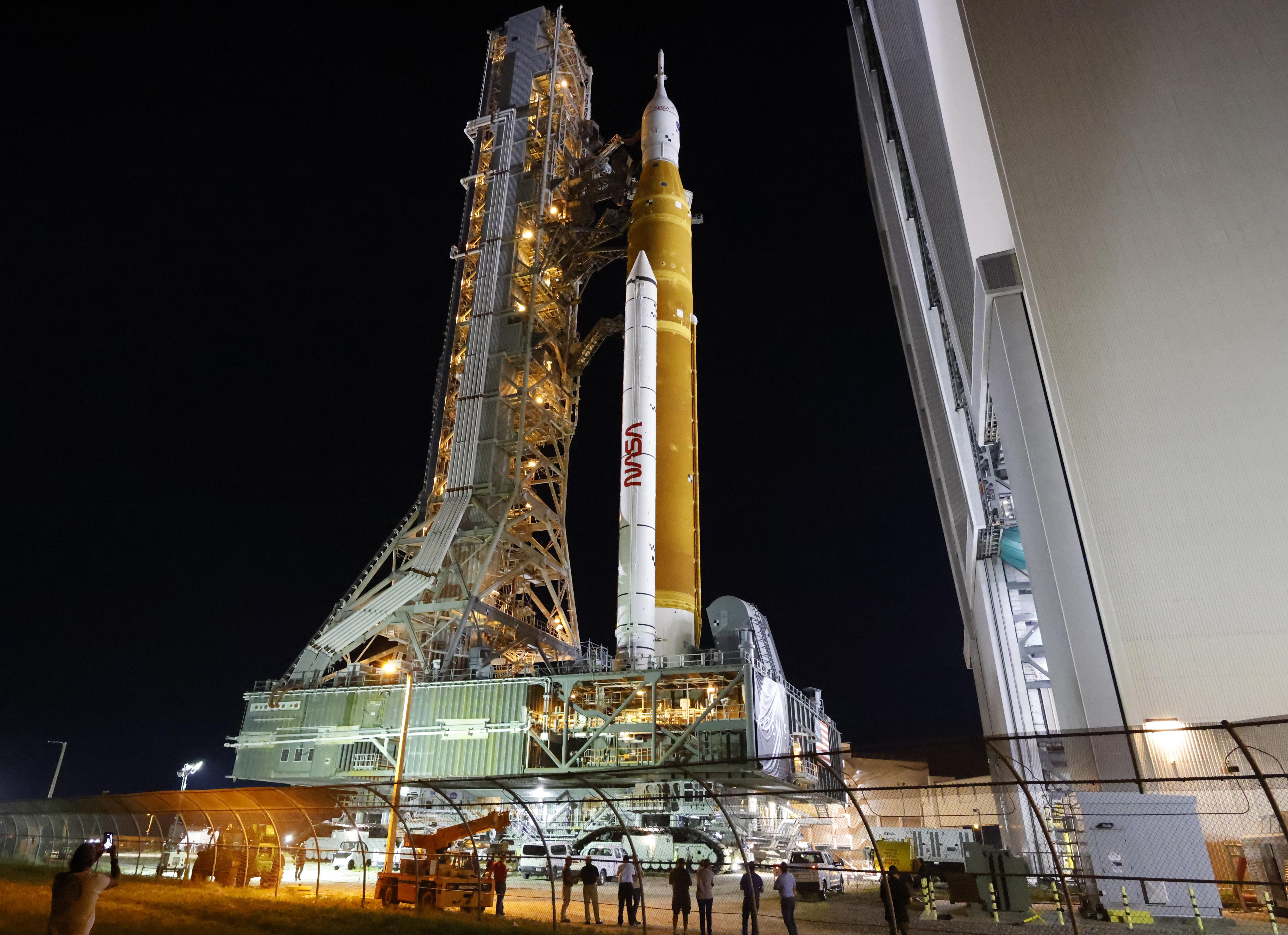 4870x3535 PHOTOS: NASA's moon rocket moved to launch pad for 1st test flight