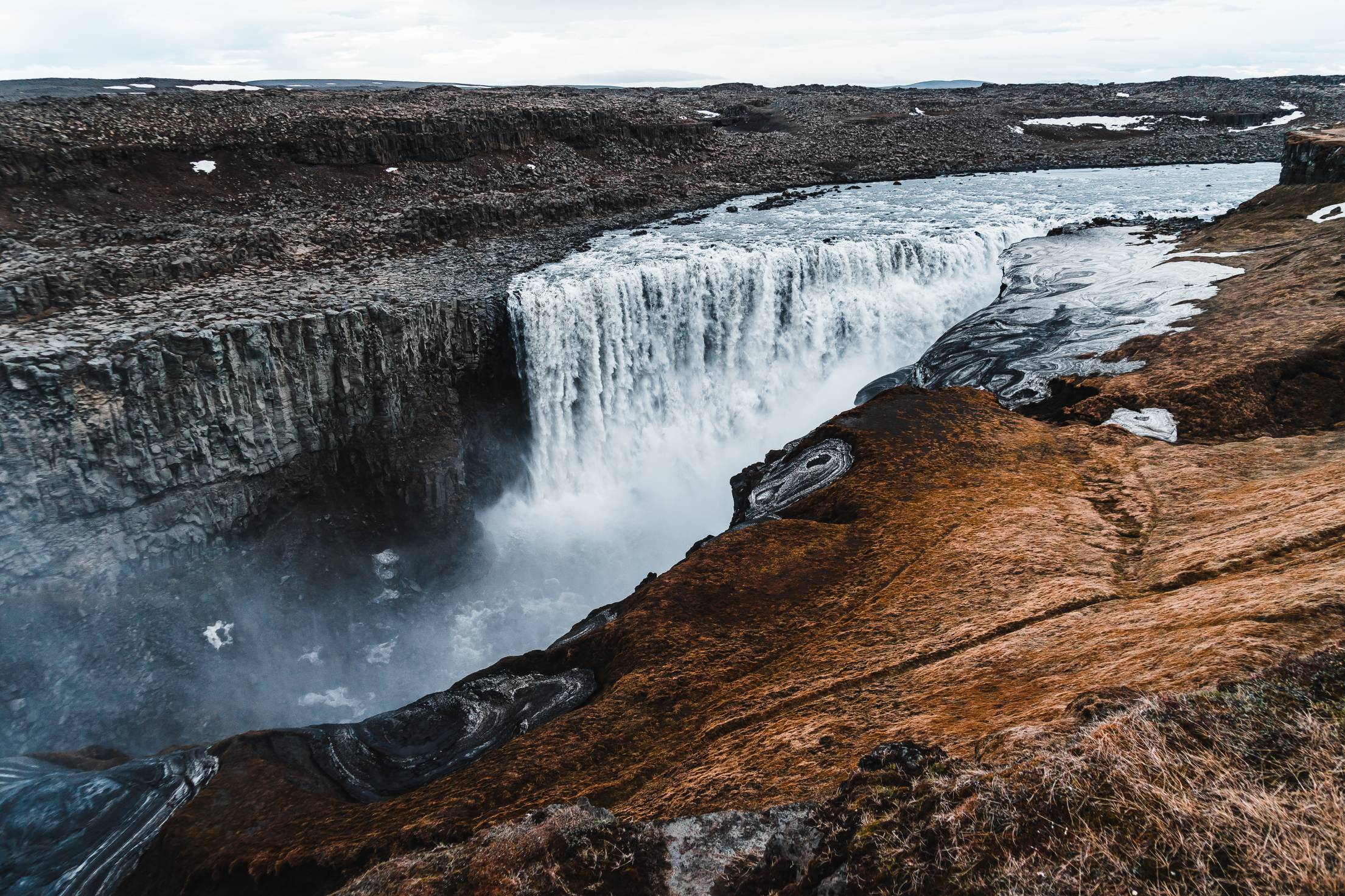 2210x1473 Dettifoss Waterfall in Iceland Free
