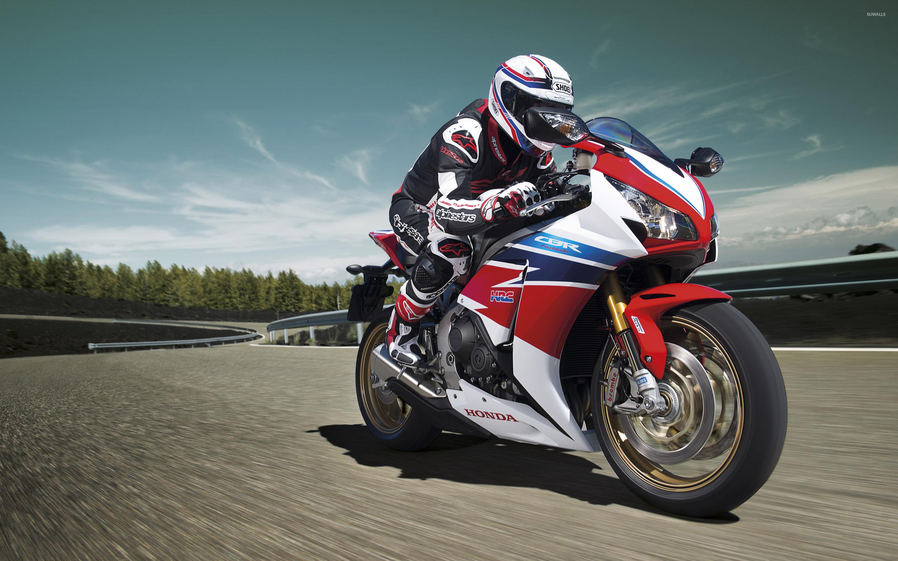 2880x1800 Wallpaper Man Riding on Red and White Sports Bike, Background Free Image