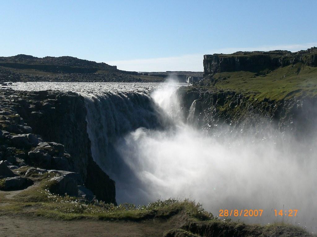 1024x768 Dettifoss waterfall. considered to be the most powerful wat