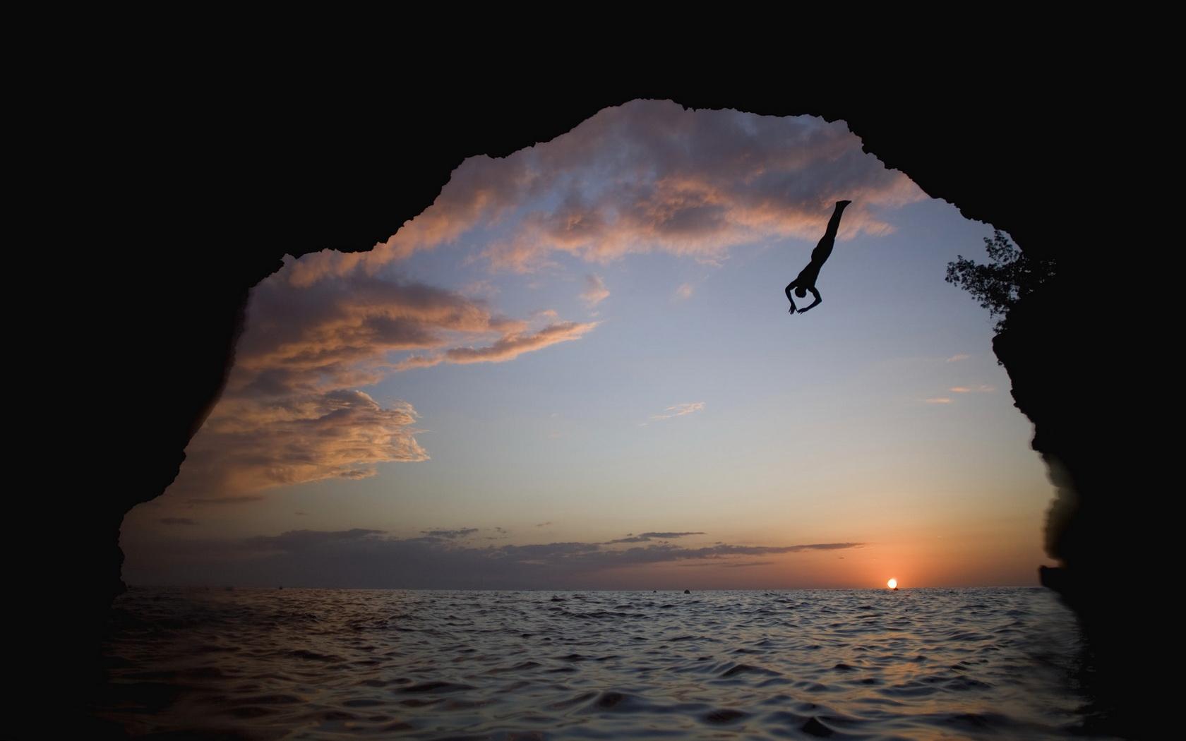 1680x1050 Cliff Diving HD Wallpaper and Background