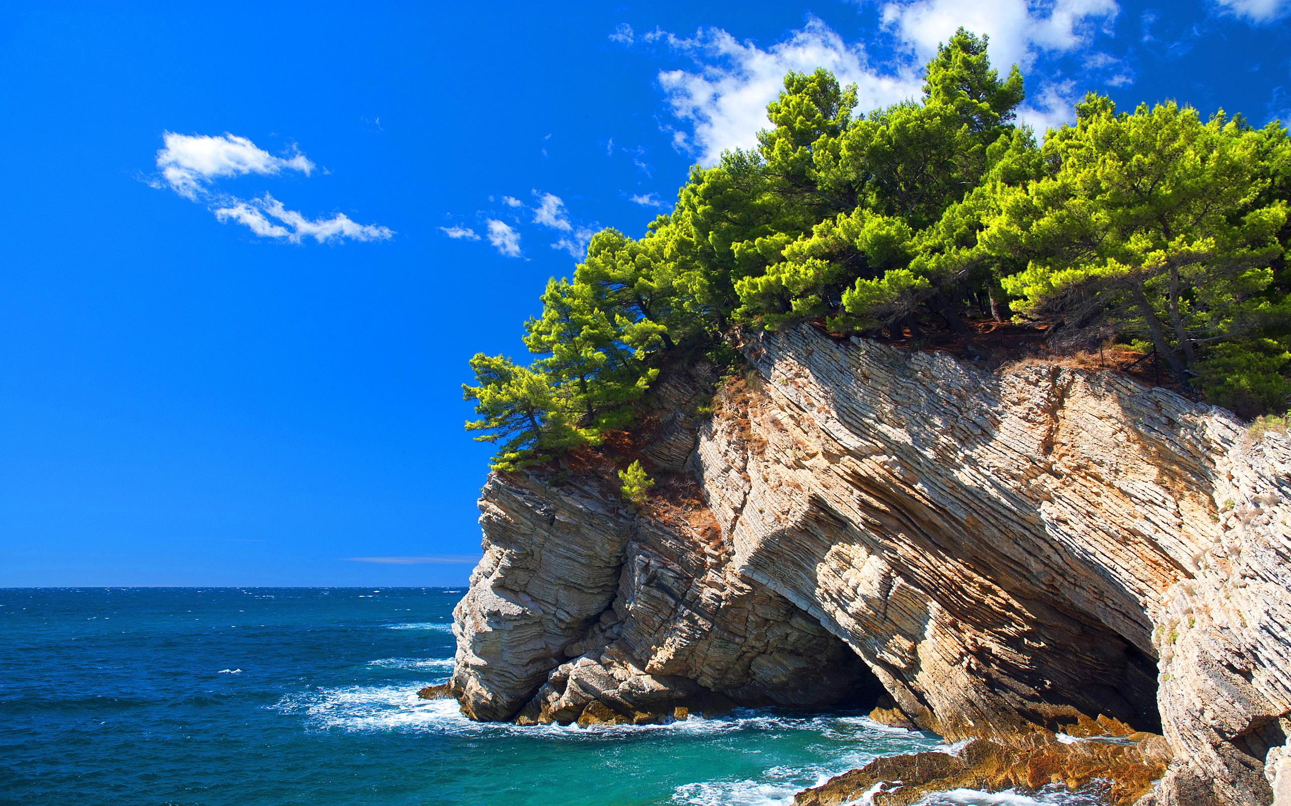2560x1600 Sea cliff