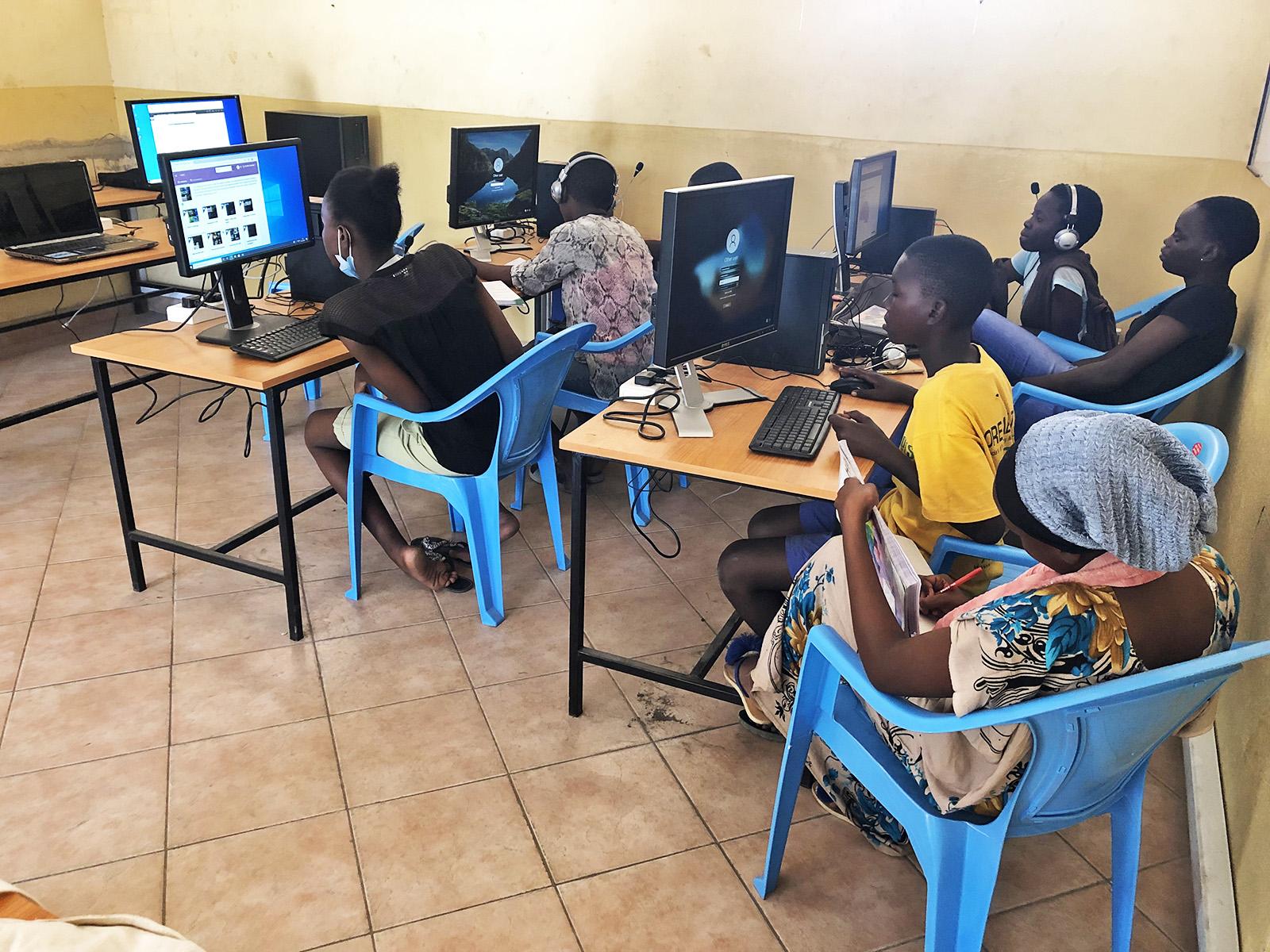 1600x1200 Computer lab brings new educational opportunities Lay Missioners