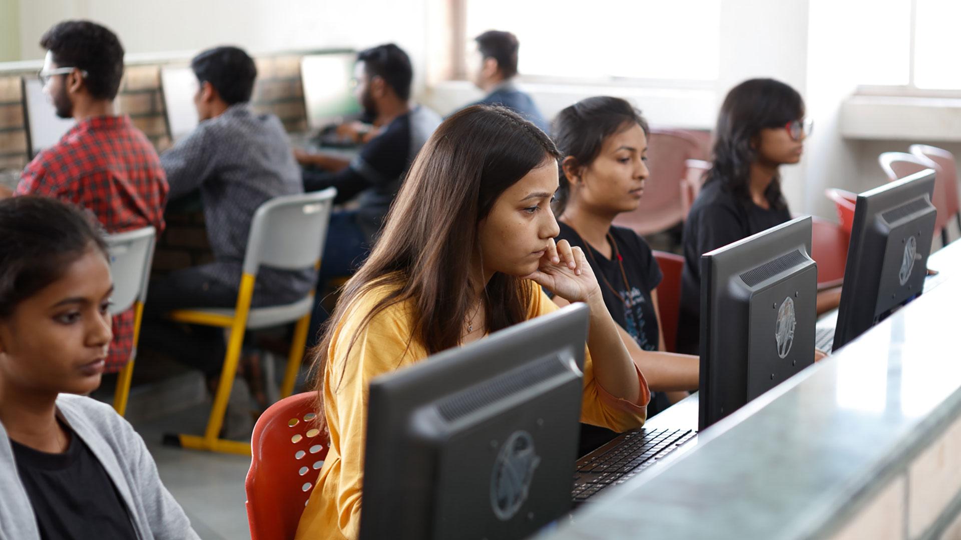 1920x1080 Computer Lab Facilities Colleges in Gujarat