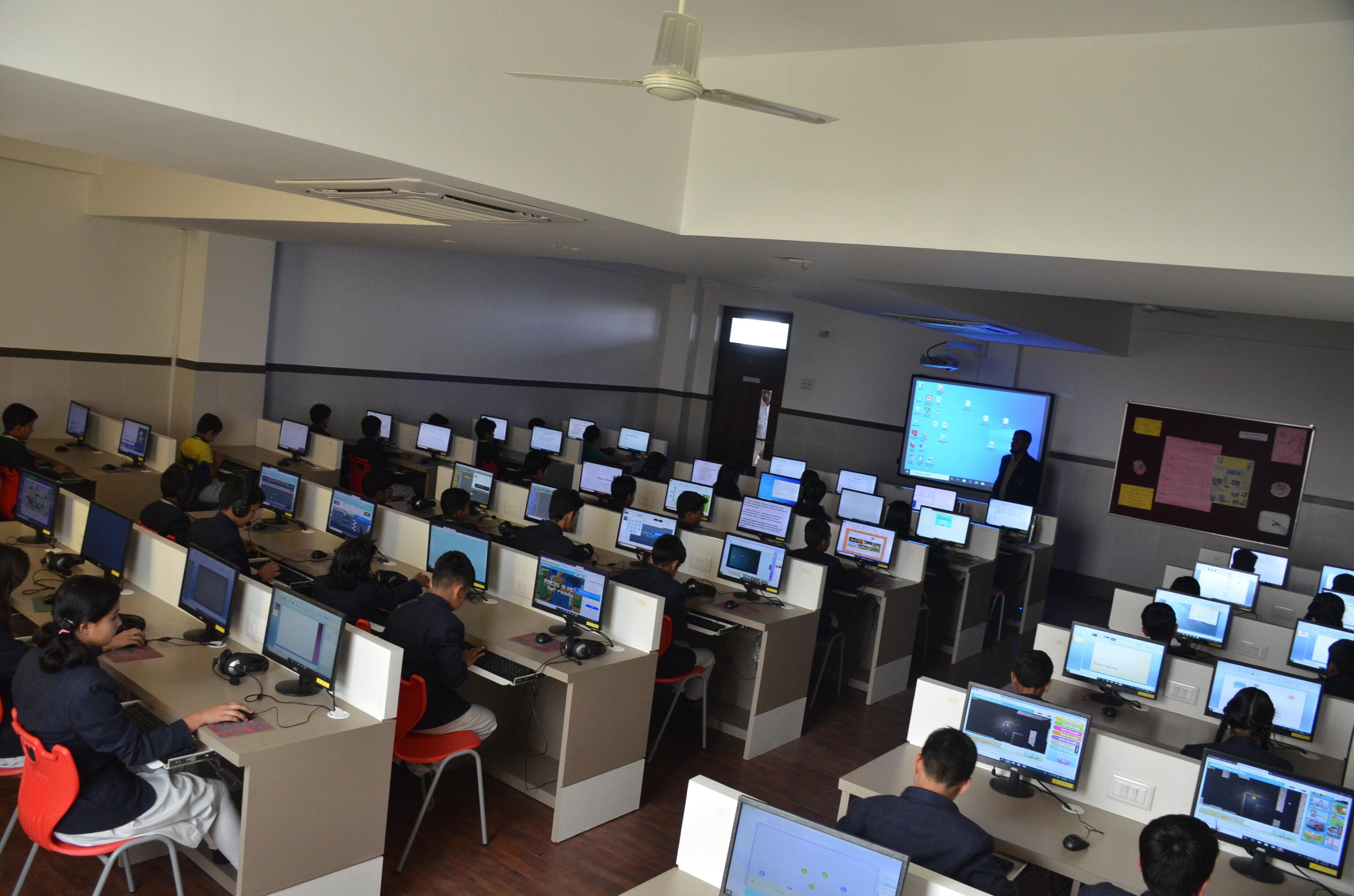 3696x2448 Computer Lab Public World International School Sikar English Medium School