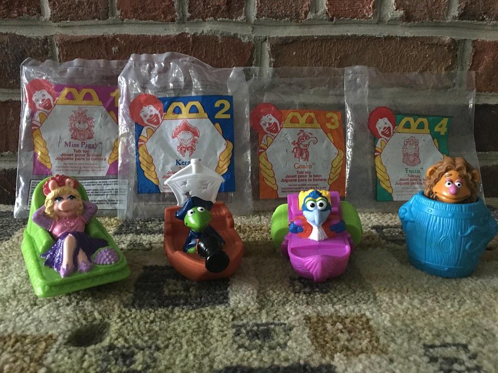 1024x768 Retro McDonald's Happy Meal Treasure Island