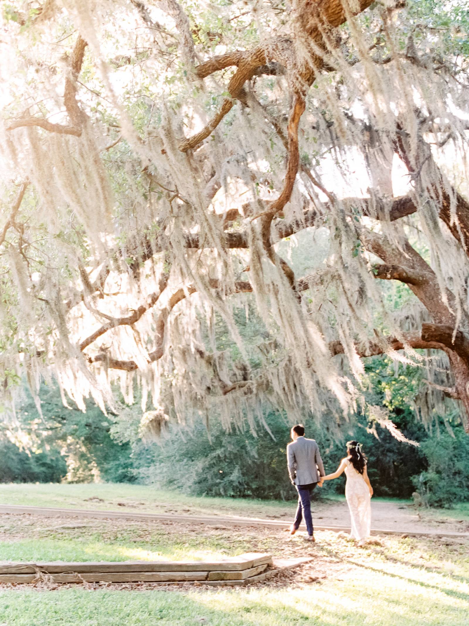 1600x2133 Romantic Anniversary Shoot under Spanish Moss trees