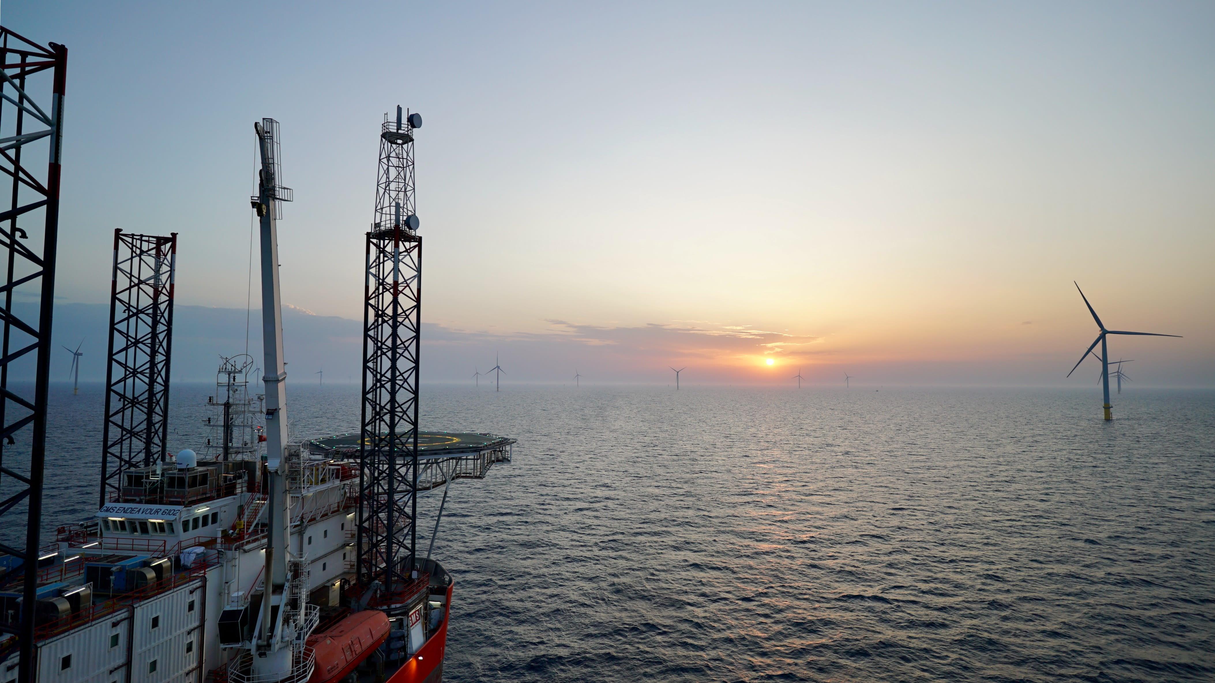4213x2367 The world's largest offshore wind farm is nearly complete