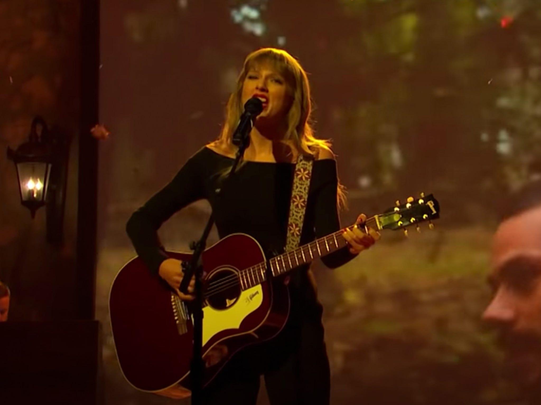 2048x1536 Taylor Swift Performs 'All Too Well' on SNL, Cameo in Pete Davidson Sketch