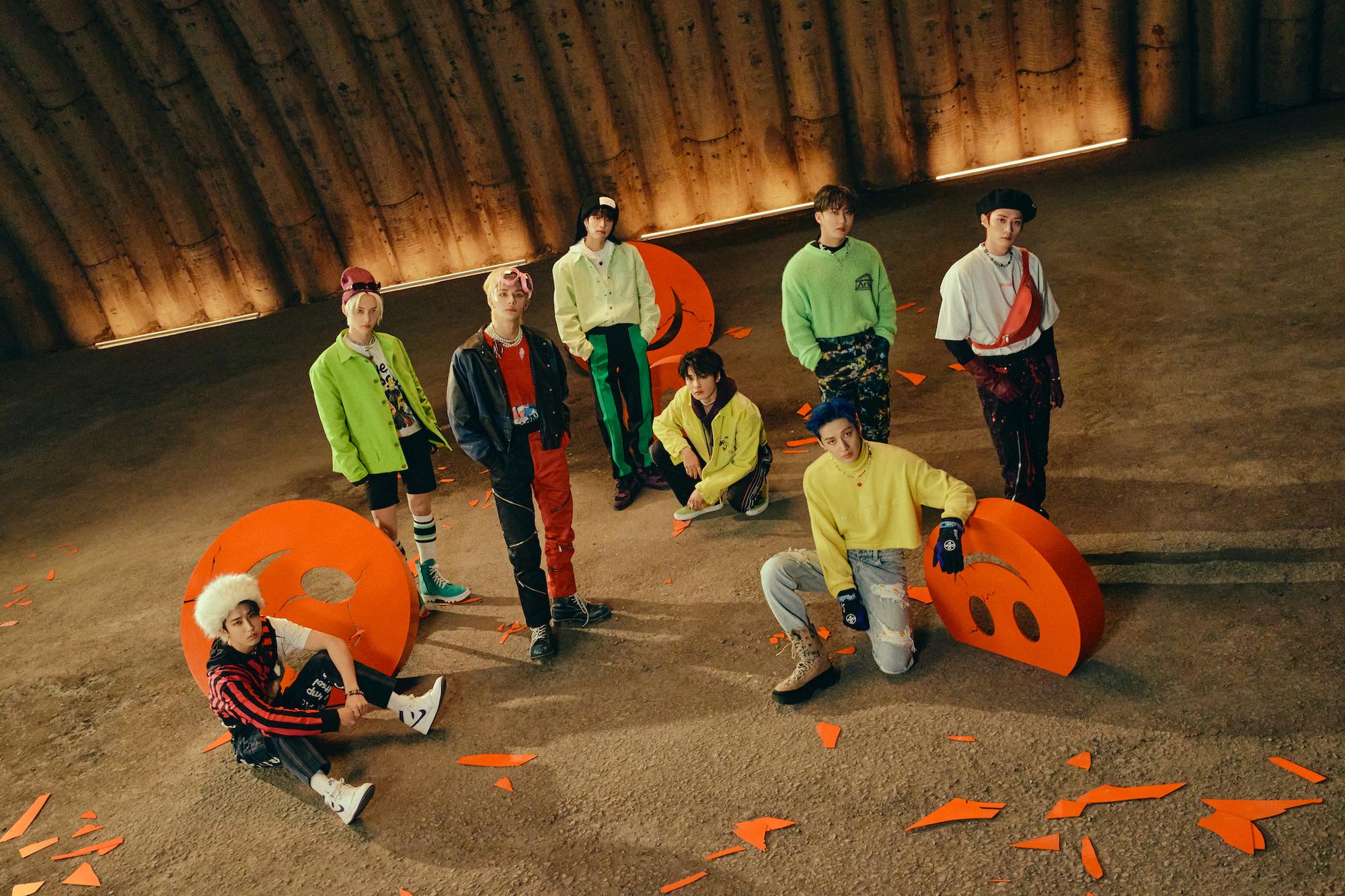 2000x1333 Stray Kids