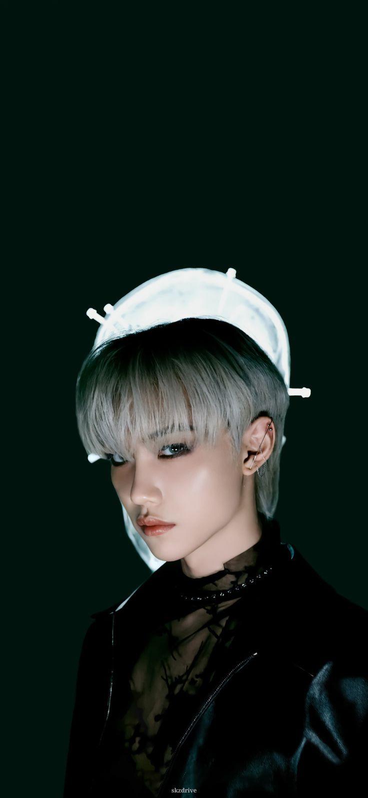 736x1594 STRAY KIDS
