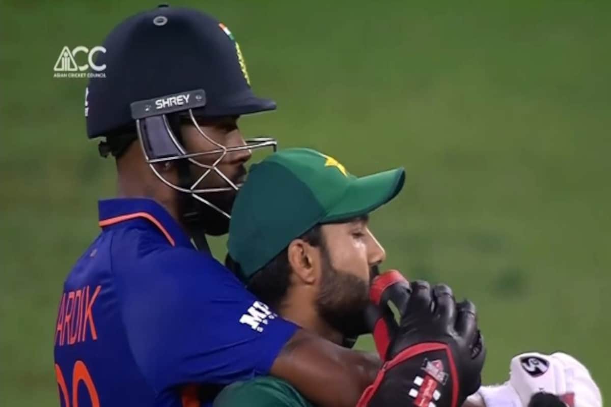 1200x800 India Vs Pakistan: Hardik Pandya And Mohammad Rizwan's Picture Perfect Bromance Moment Wins Hearts News, Firstpost