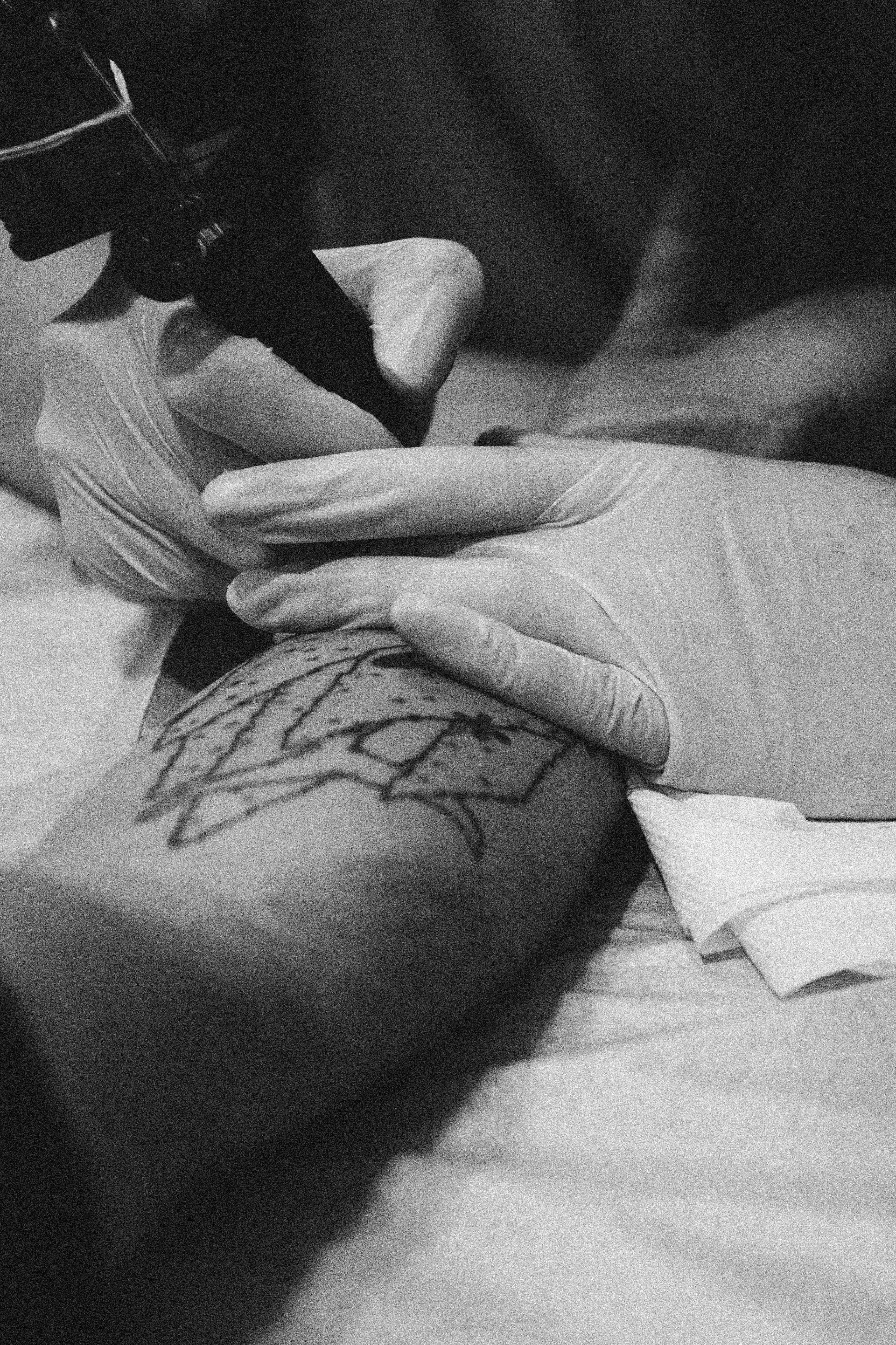 3456x5184 Tattoo Artist Photo, Download The BEST Free Tattoo Artist & HD Image