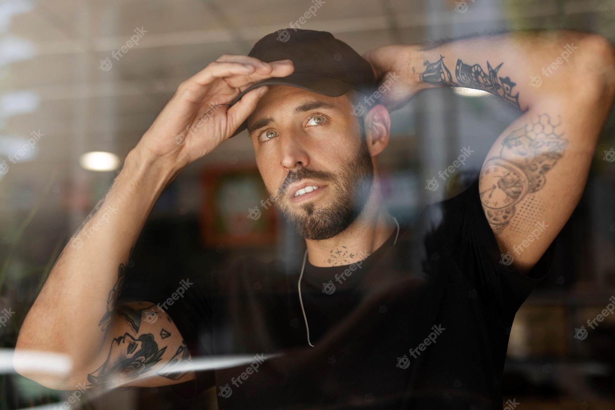 2000x1333 Tattoo Artist Image