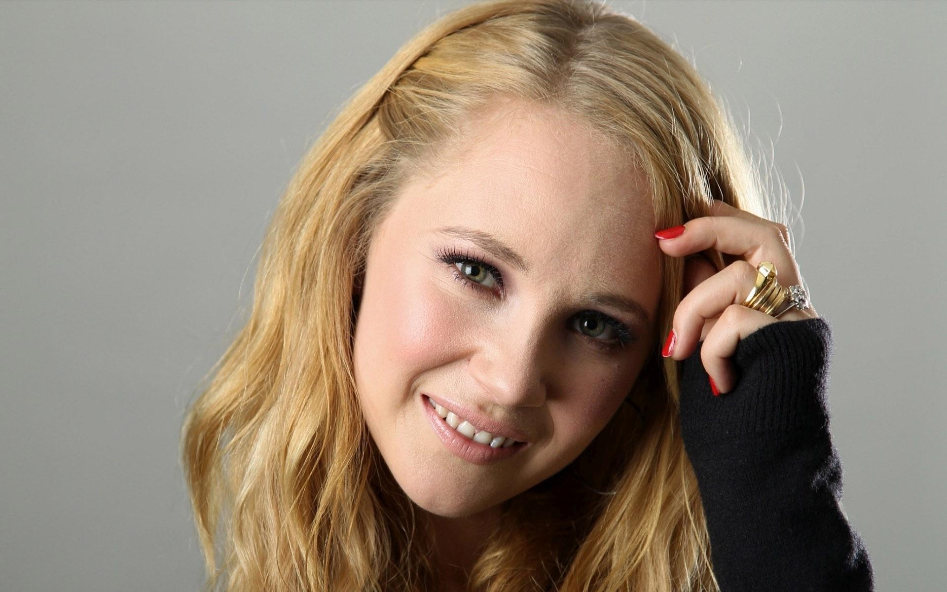 1920x1200 Juno Temple HD Wallpaper