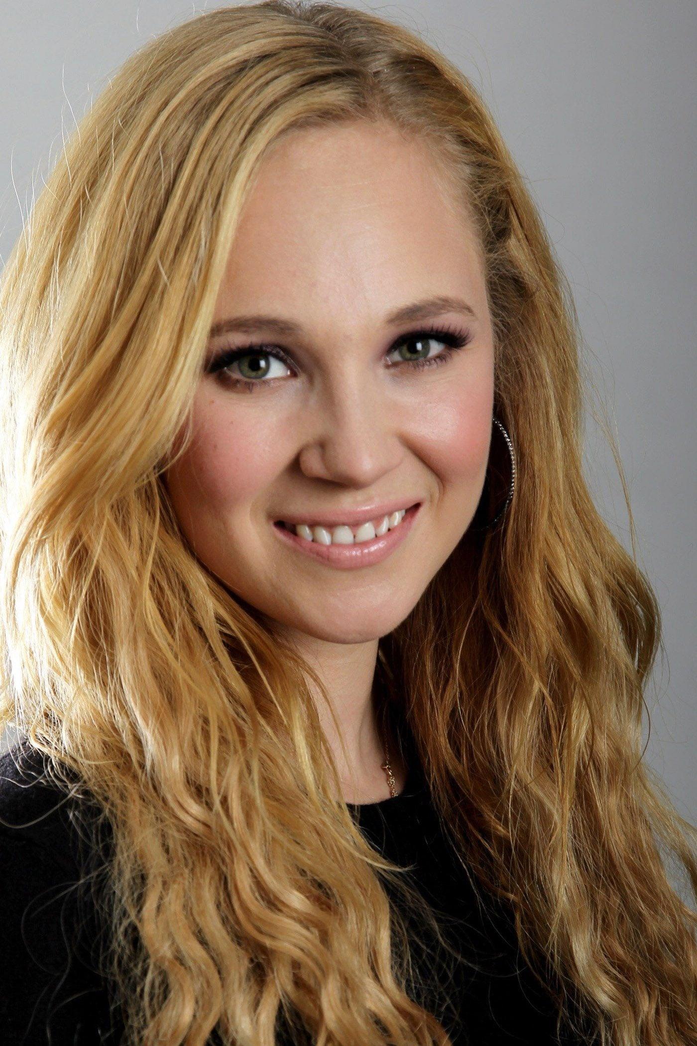 1400x2100 Juno Temple Image