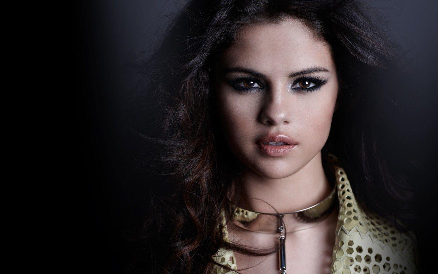 1440x900 Selena Gomez Wallpaper