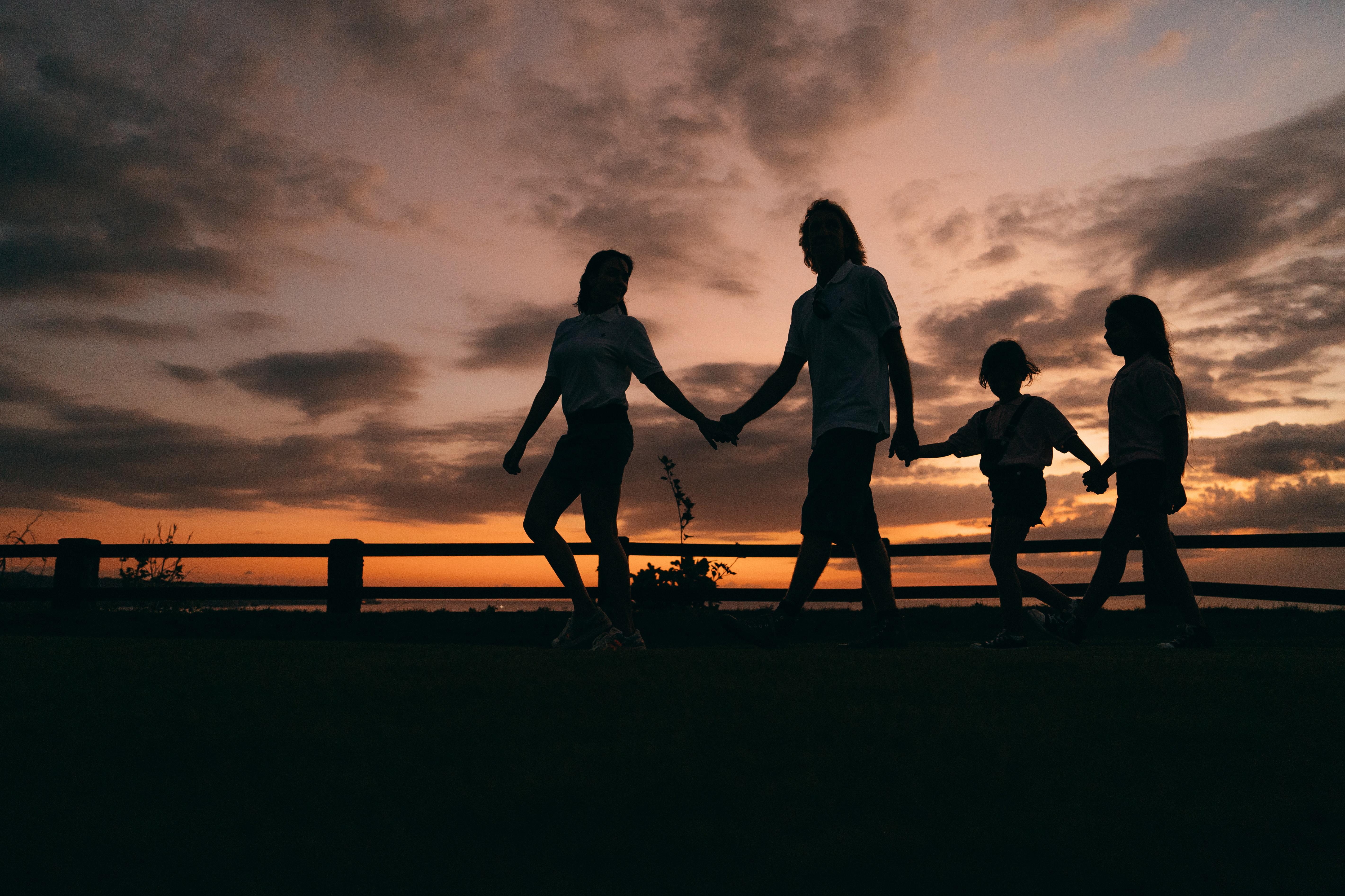 5682x3788 Silhouette of Family walking together · Free