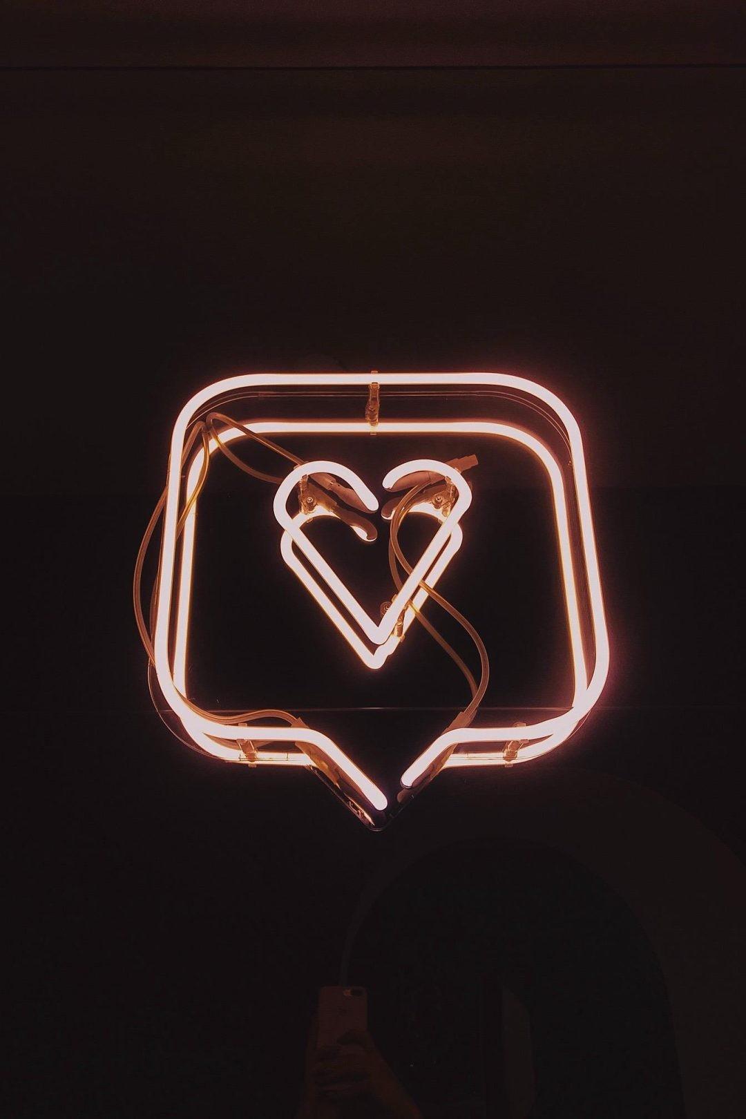 1080x1620 Free Trendy Neon Wallpaper For iPhone (HD Download!)