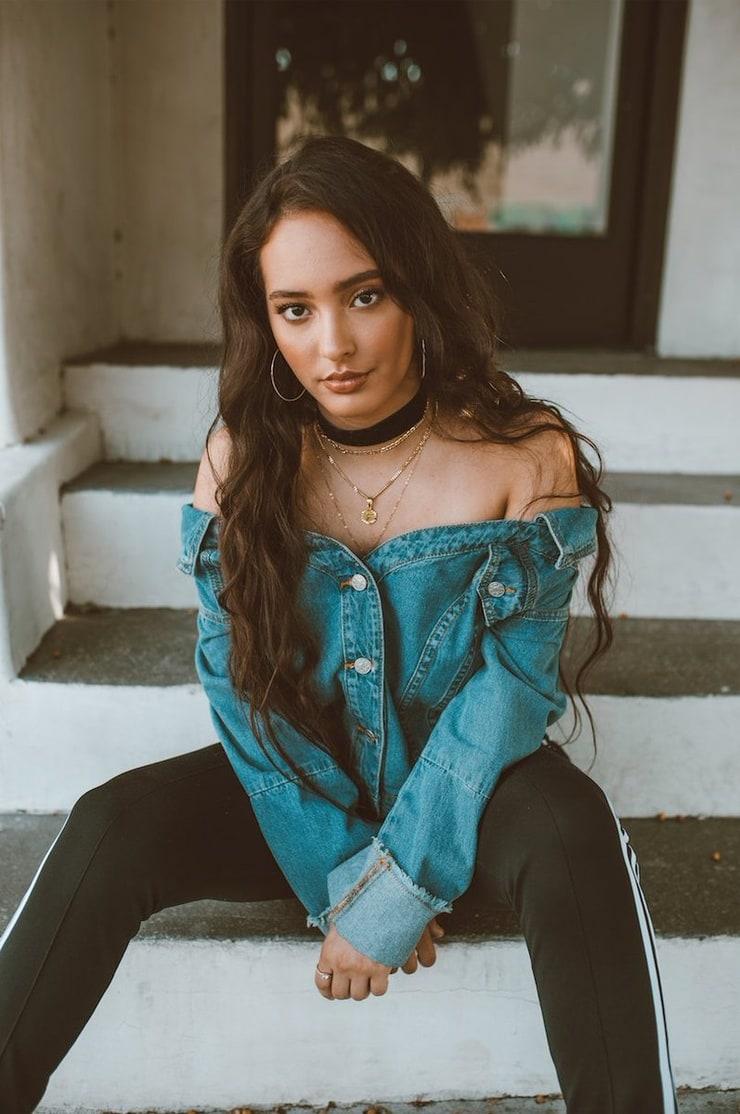 740x1114 Picture of Faouzia