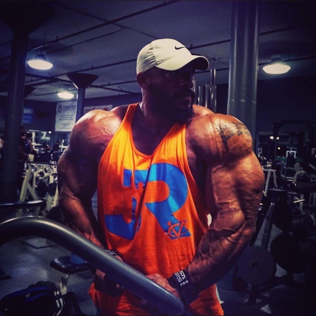1080x1080 Ronnie.cz Oliva Jr