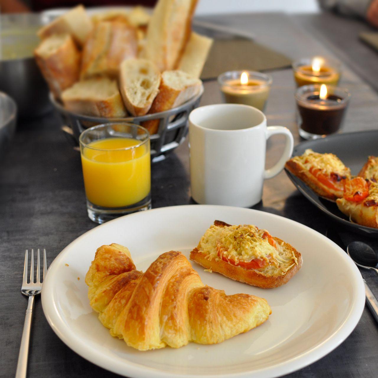 1280x1280 Download wallpaper 1280x1280 croissant, cakes, food ipad, ipad ipad mini for parallax HD background