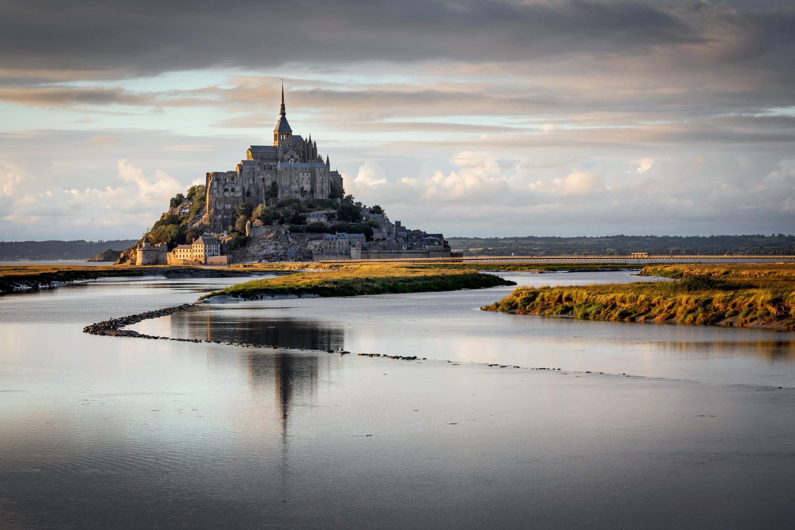 2560x1707 Saint Michel Wallpaper