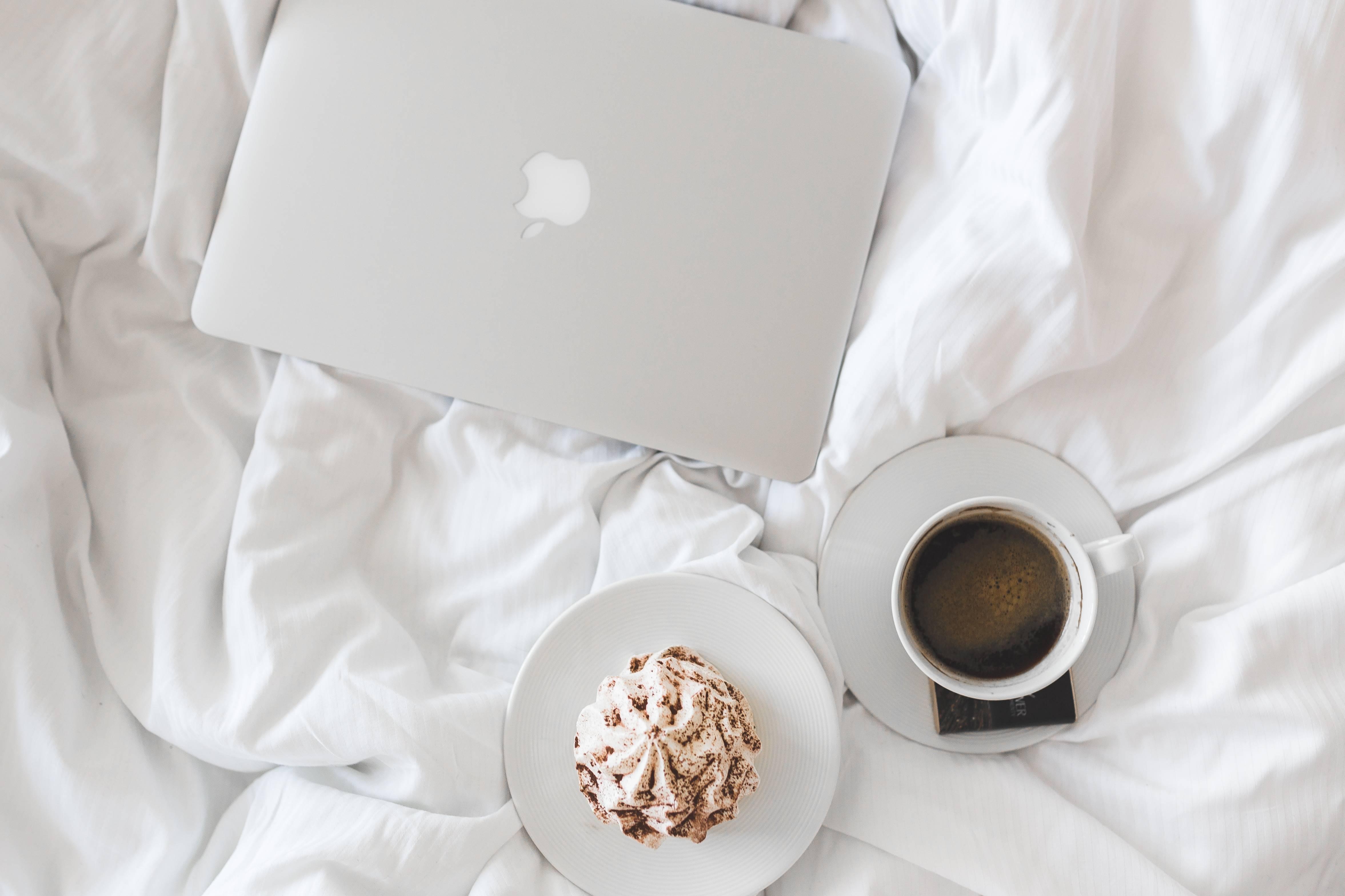 4707x3138 coffee, breakfast, laptop, macbook, working, bed, cup Gallery HD Wallpaper