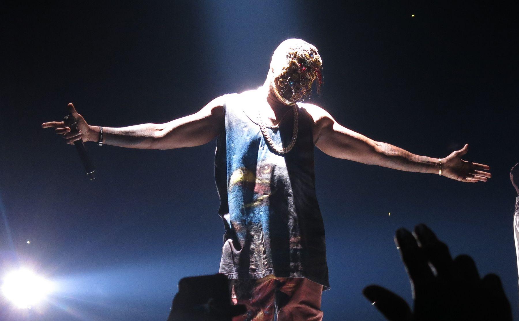 1800x1116 Kanye West Announces 'Yeezus' Movie