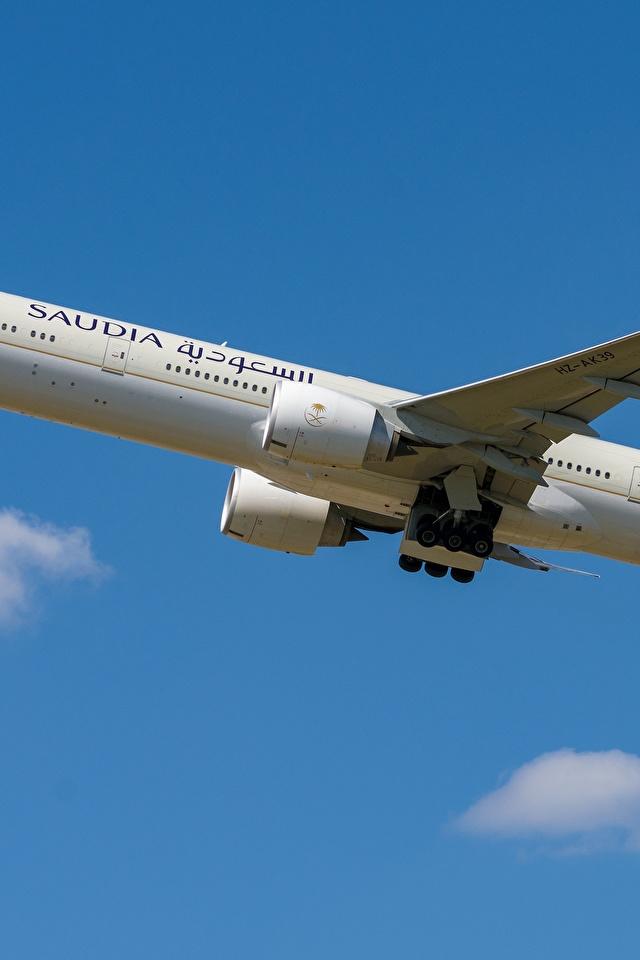 640x960 Desktop Wallpaper Boeing Passenger Airplanes Saudi Arabian 640x960