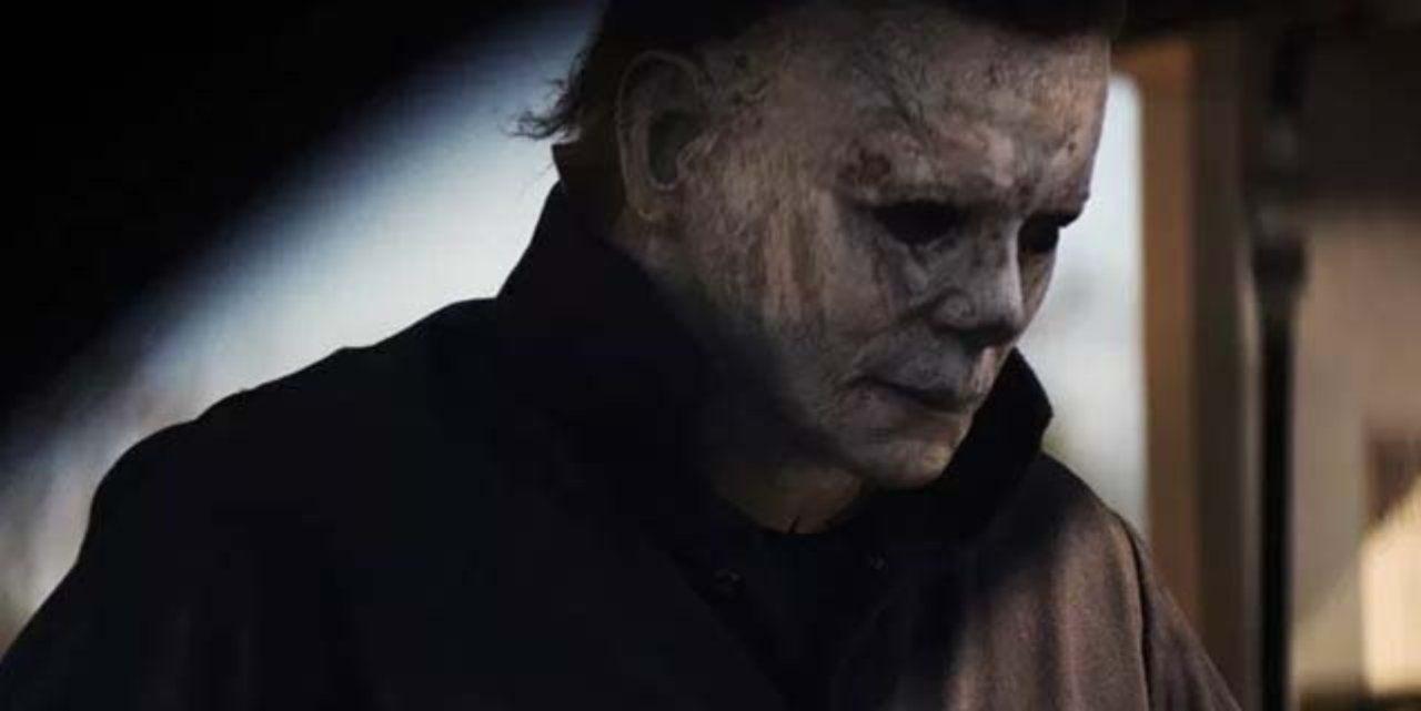 1280x641 Michael Myers Strikes in New 'Halloween' Photo