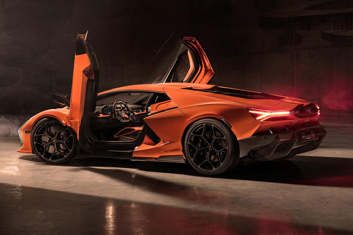 1440x960 Epic Lamborghini Revuelto revealed