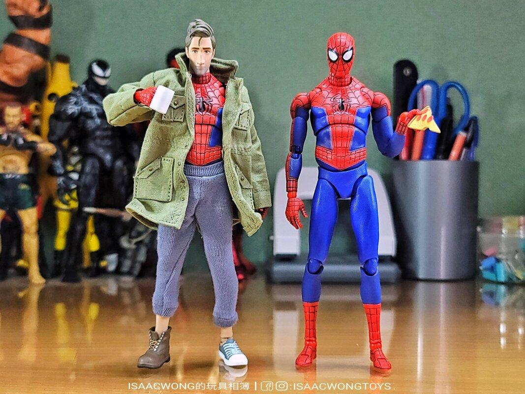 1067x800 In Hand Image For The New MAFEX Into The Spider Verse Peter B. Parker Figure