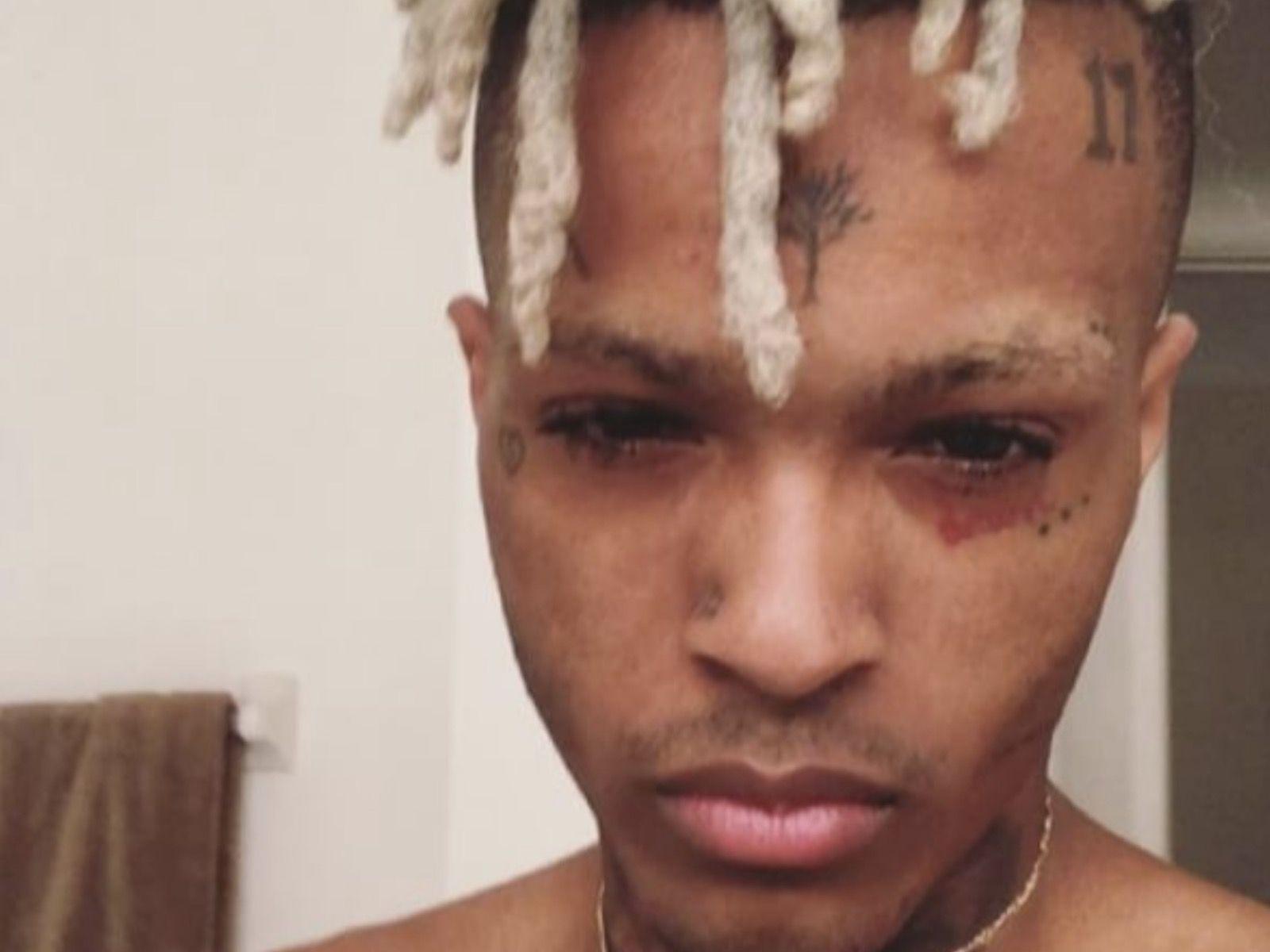 1600x1200 Watch: Kanye West & XXXTENTACION's Controversial “One Minute” Lyrics