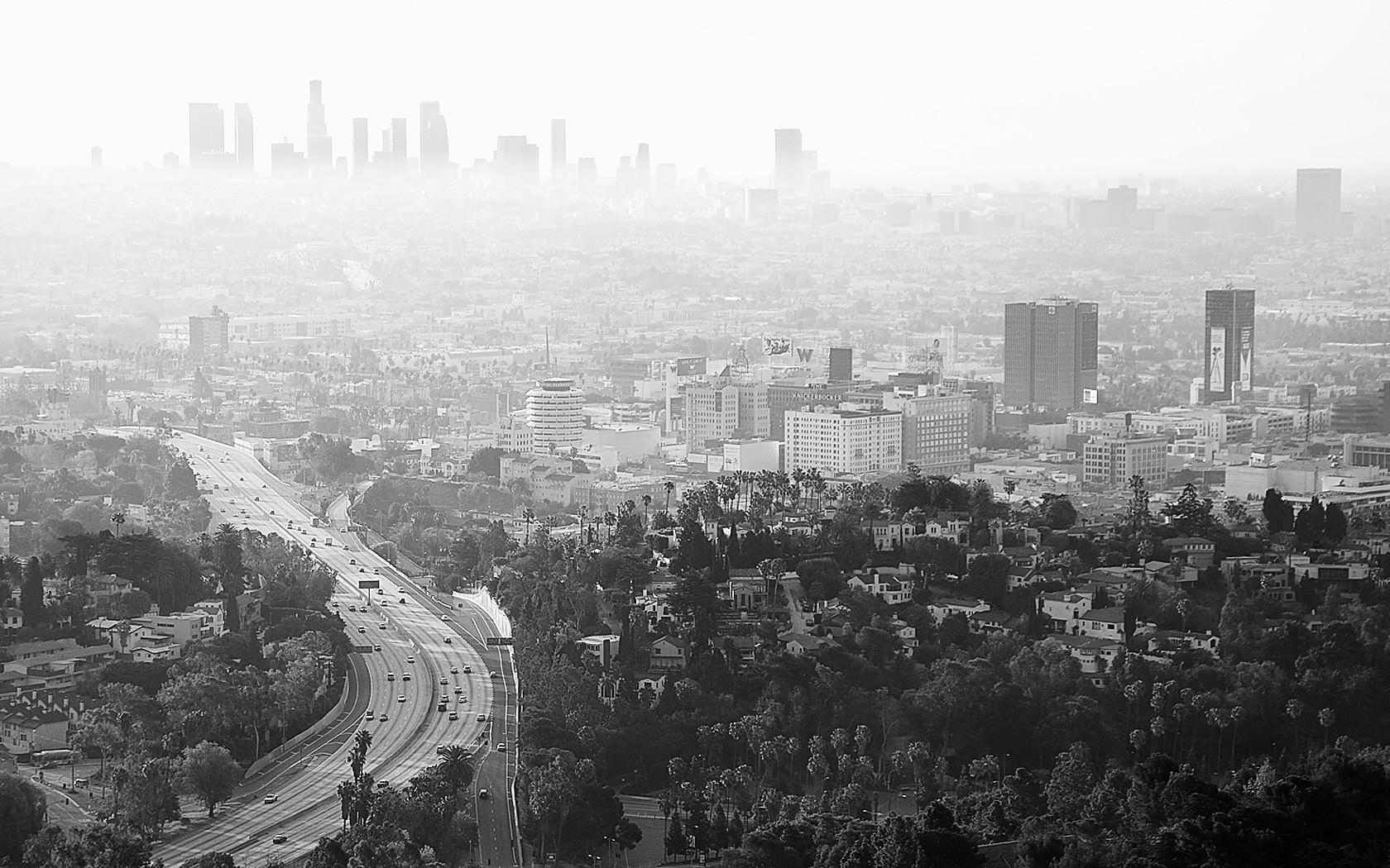 1680x1050 Black & White Wallpaper