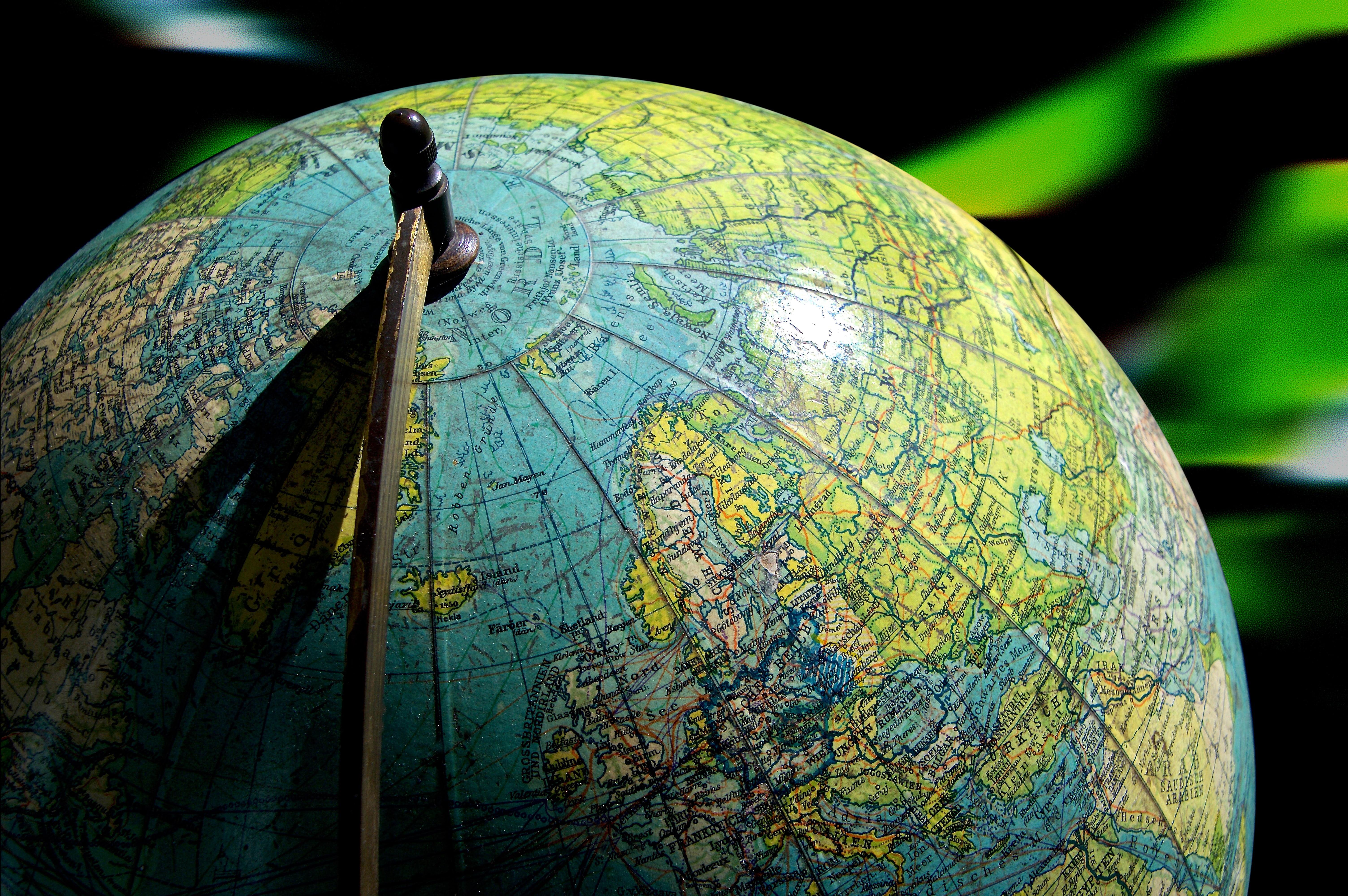 6016x4000 Wallpaper / Globe Made Object, Close Up, Desk, Nature, Space, Old, Scandinavia, 5K, Dome, Blue, Live, Shape, Metal, Nostalgia, Design, Green Color, Focus On Foreground Free Download