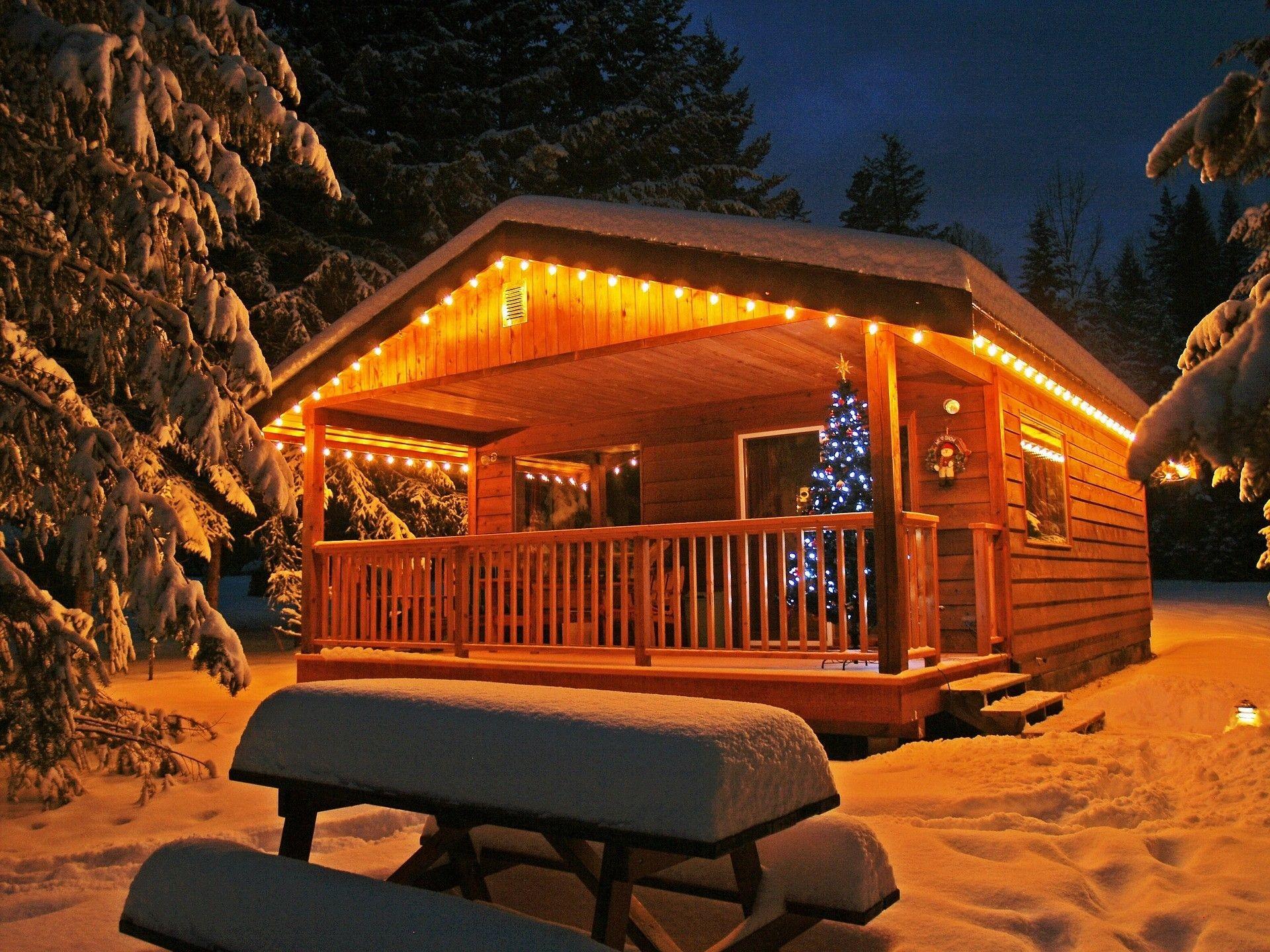 1920x1440 Christmas Cottage Wallpaper