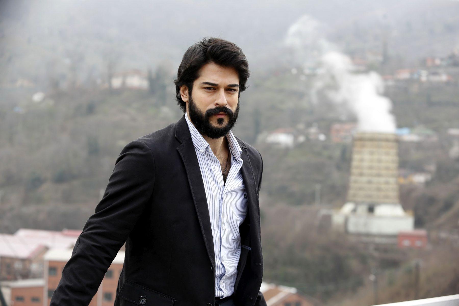 1800x1200 Turkish Actors Wallpaper