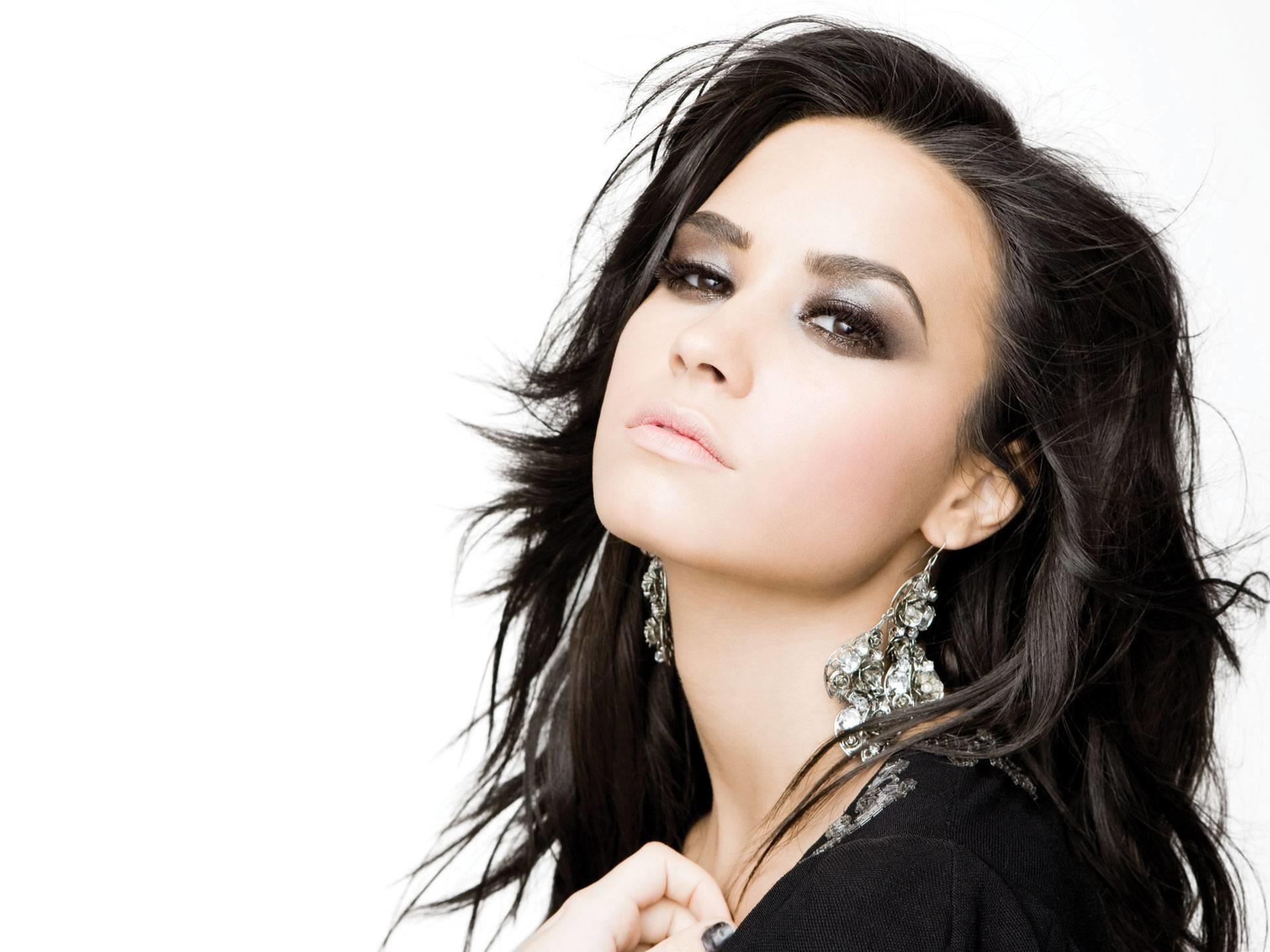1920x1440 Demi Lovato Wallpaper HD 2018