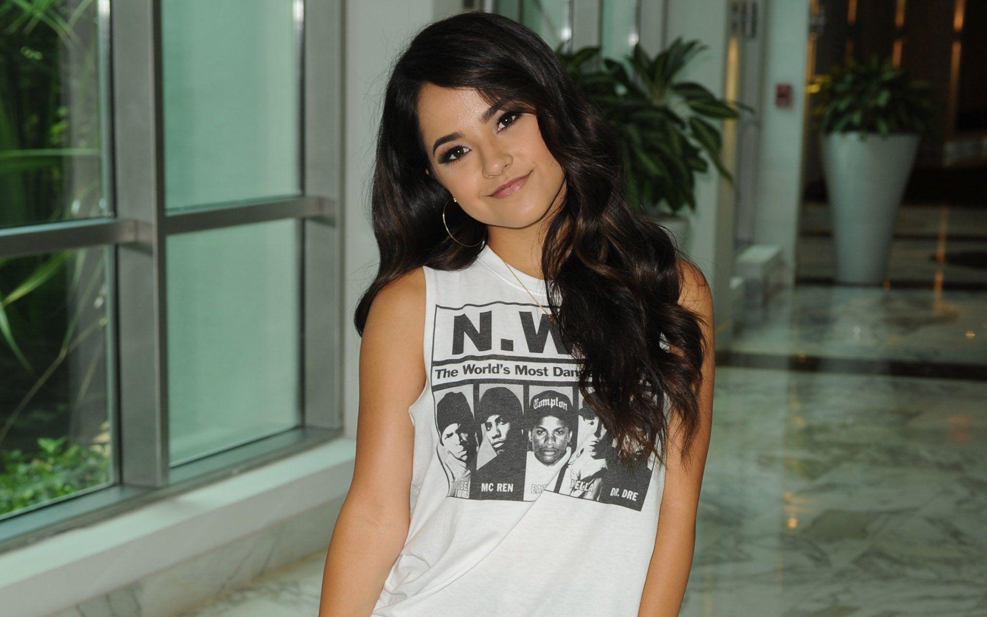 1920x1200 HD Becky G Wallpaper