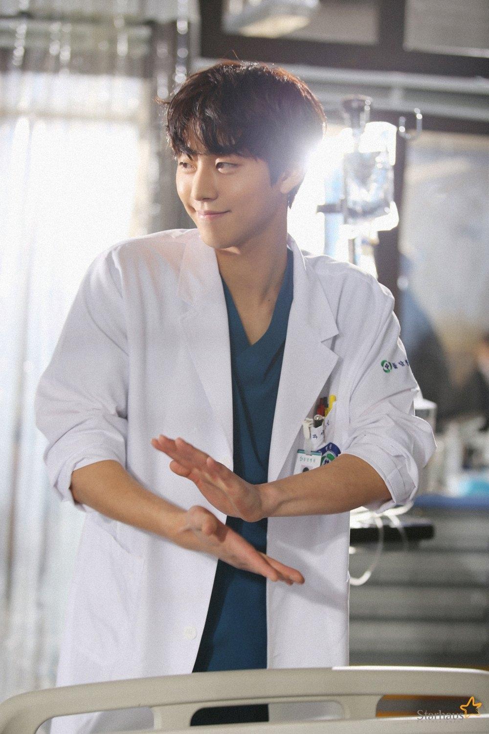 1000x1500 Doctor. Korean Men Wallpaper Download