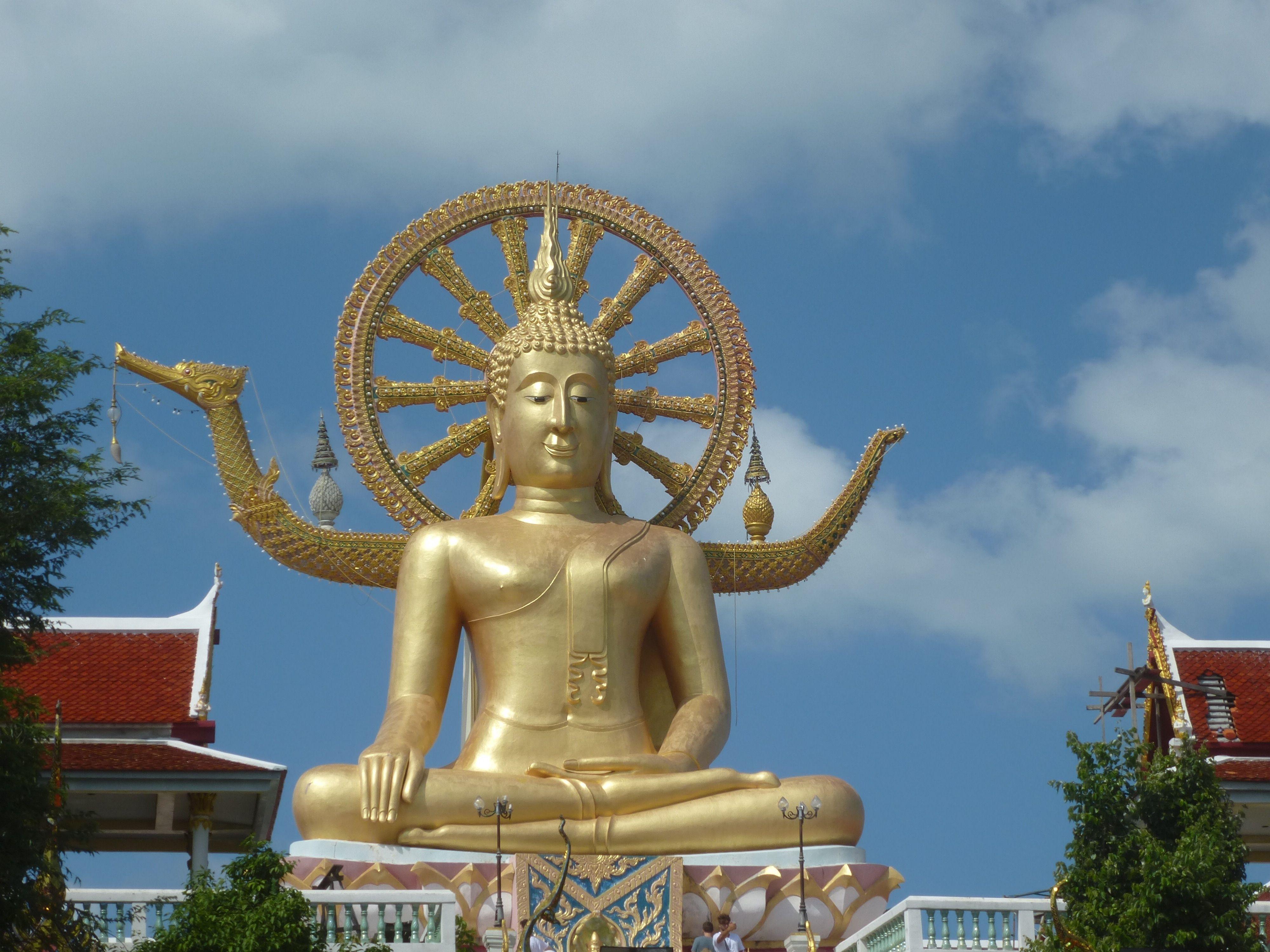 4000x3000 laughing Buddha statue free image