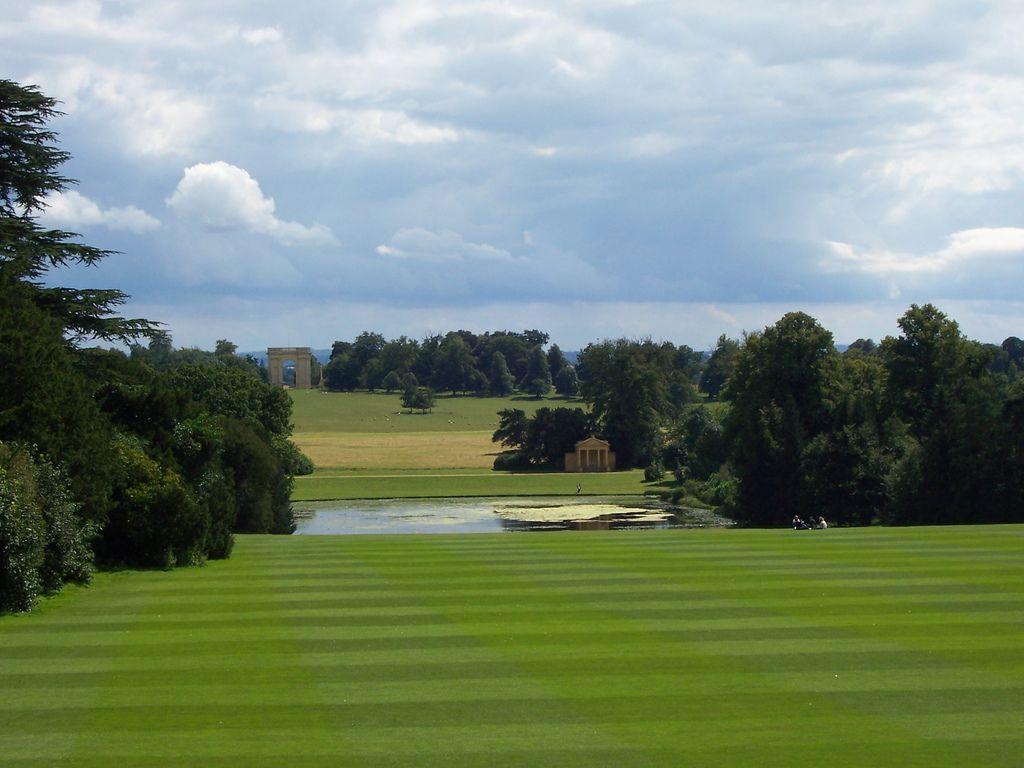 1024x768 English Landscape Garden