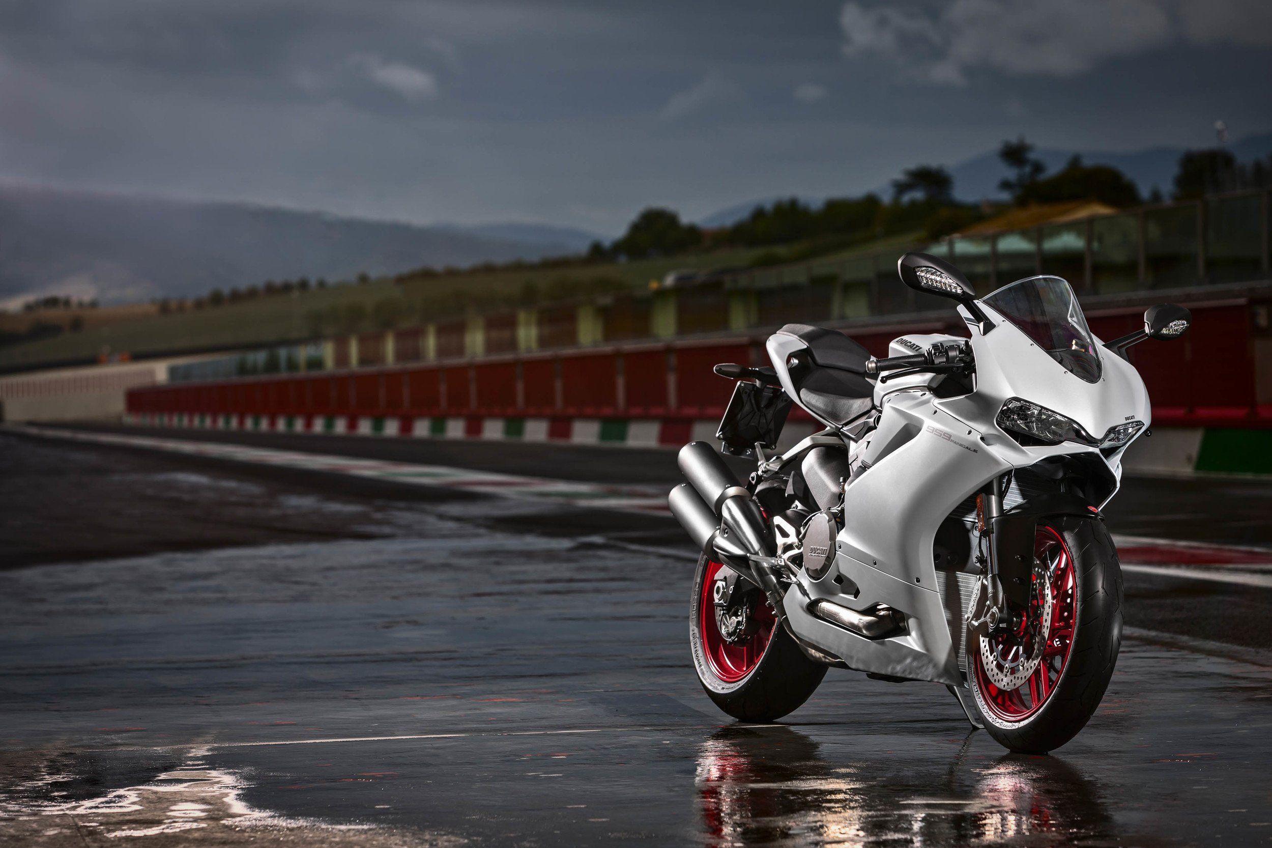 2500x1666 Ducati 959 Wallpaper