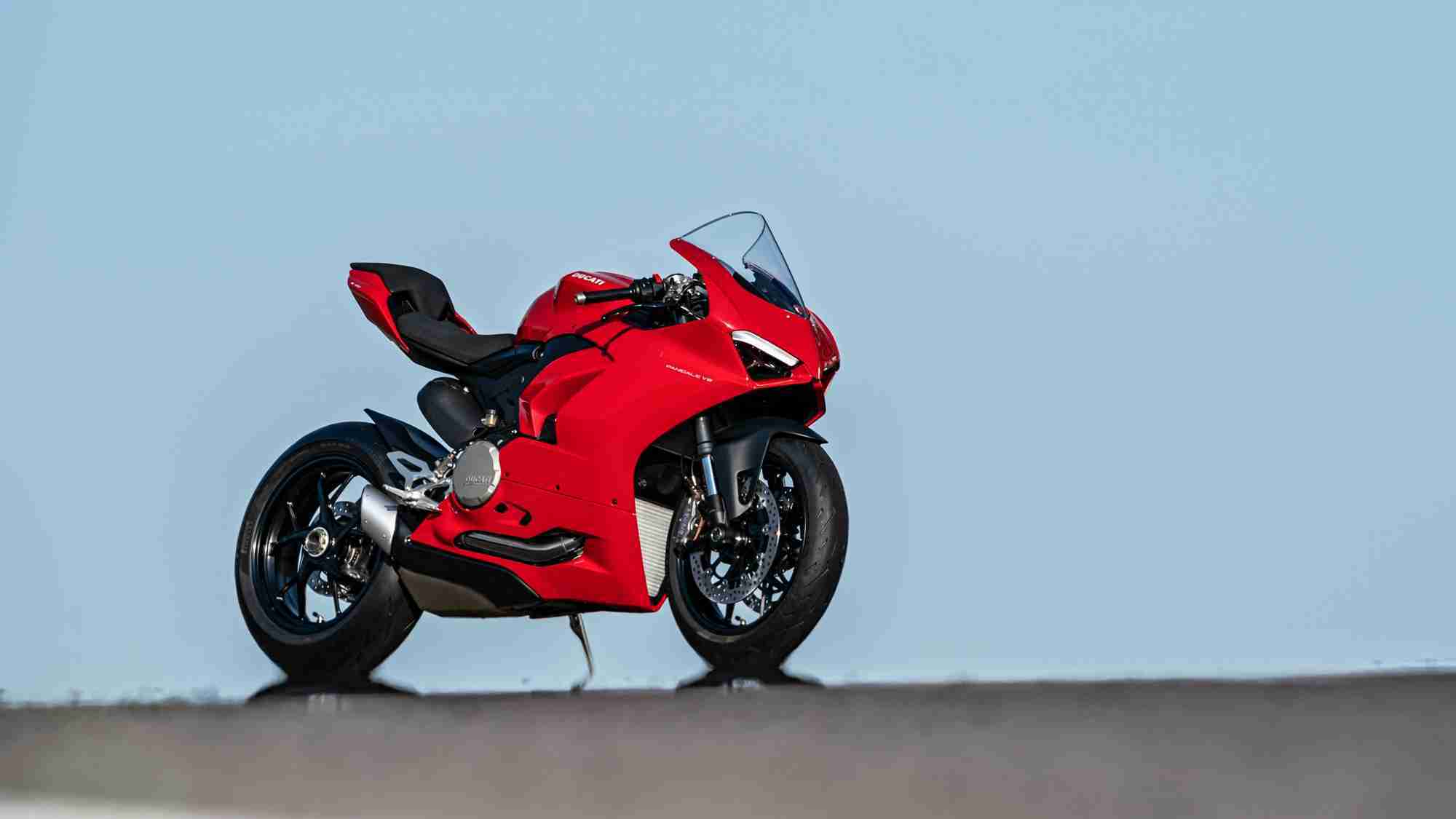 2000x1125 Official 2020 Ducati Panigale V2 HD wallpaper
