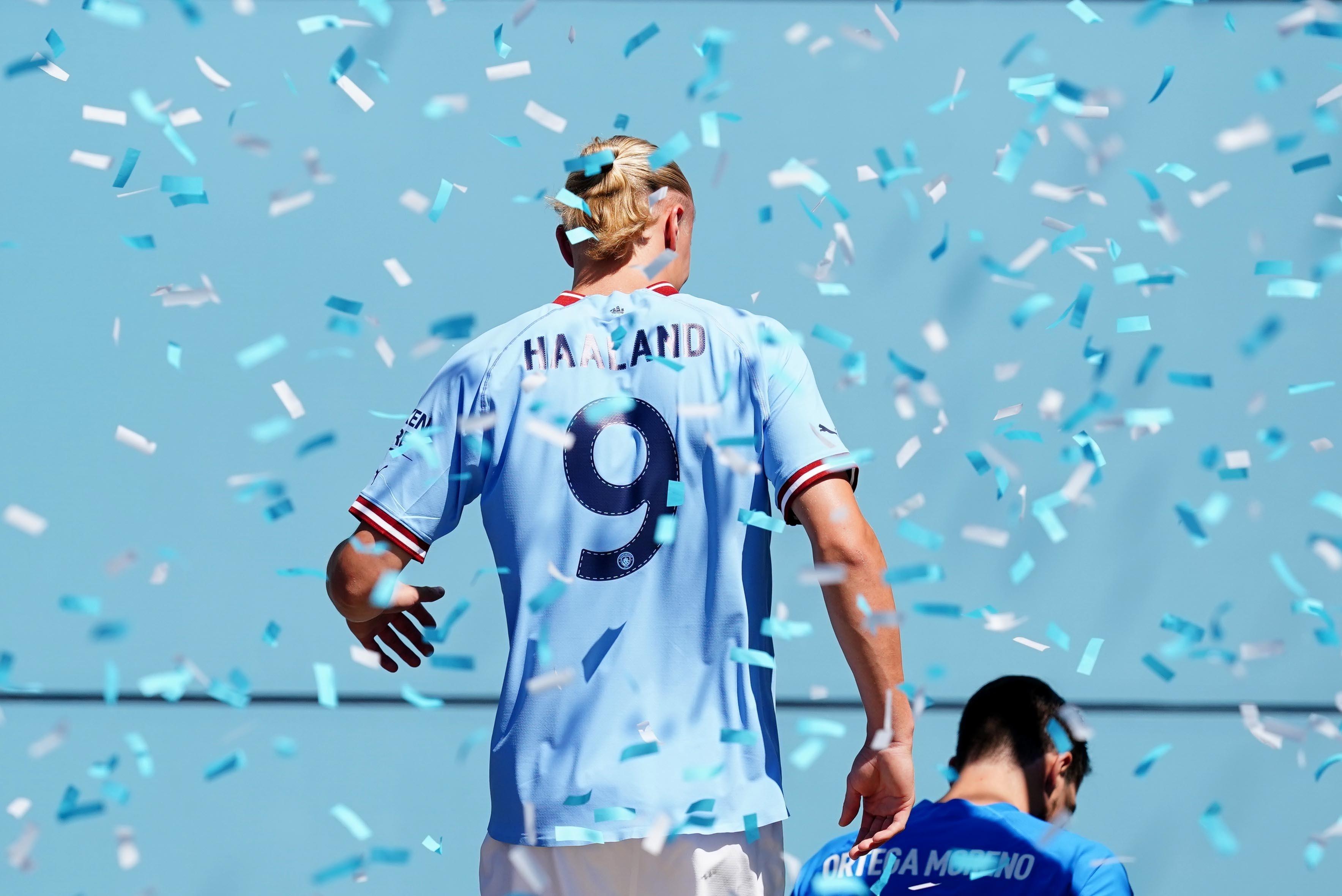 3535x2360 Erling Haaland Instantly Delights Man City Fans By Aiming Dig At Arch Rivals United As £51.4m Man Unveiled At Stadium