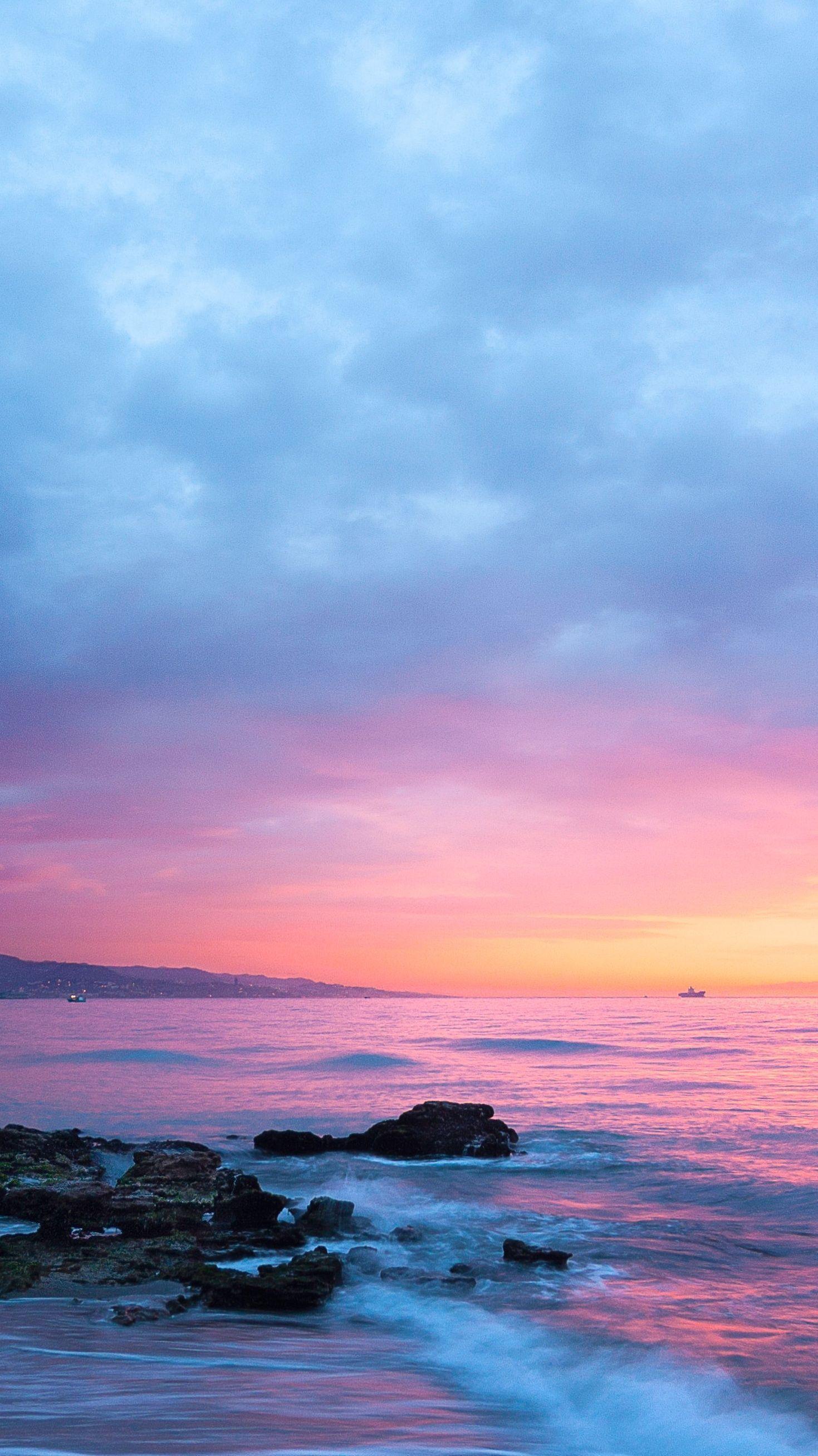 1469x2615 Aesthetic Beach Sunset Wallpaper. Fondos de pantalla de invierno, Puestas de sol, Fondo de pantalla de viajes