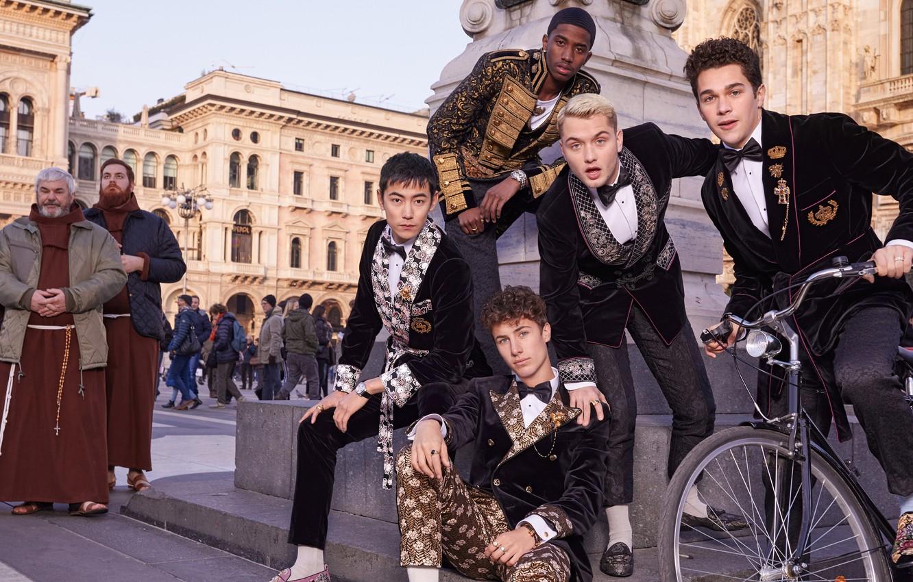 1332x850 Wallpaper Bike, Dolce and Gabbana, Guys, Lively Campaign of Mens Fashion, Live Men's Fashion campaign, Luxury fashion, Luxury fashion image for desktop, section стиль