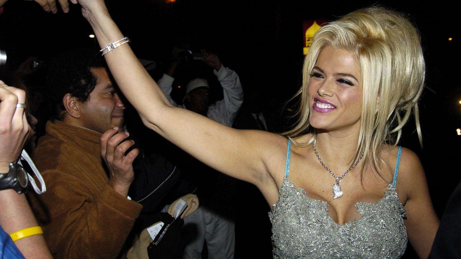 1600x900 When cameras were off, Anna Nicole Smith was still Vicki Lynn, friends say